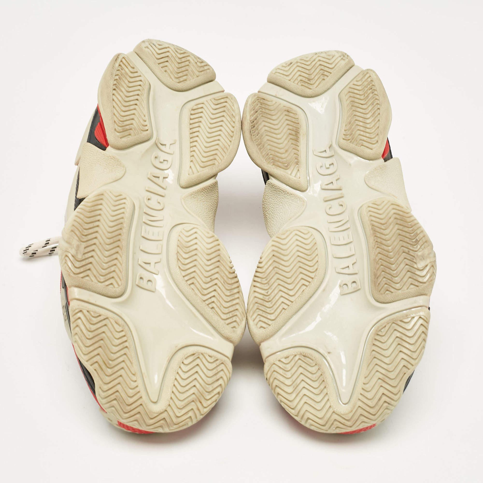 Balenciaga Grey/Red Faux Leather and Mesh Triple S Sneakers Size 37 For Sale 1