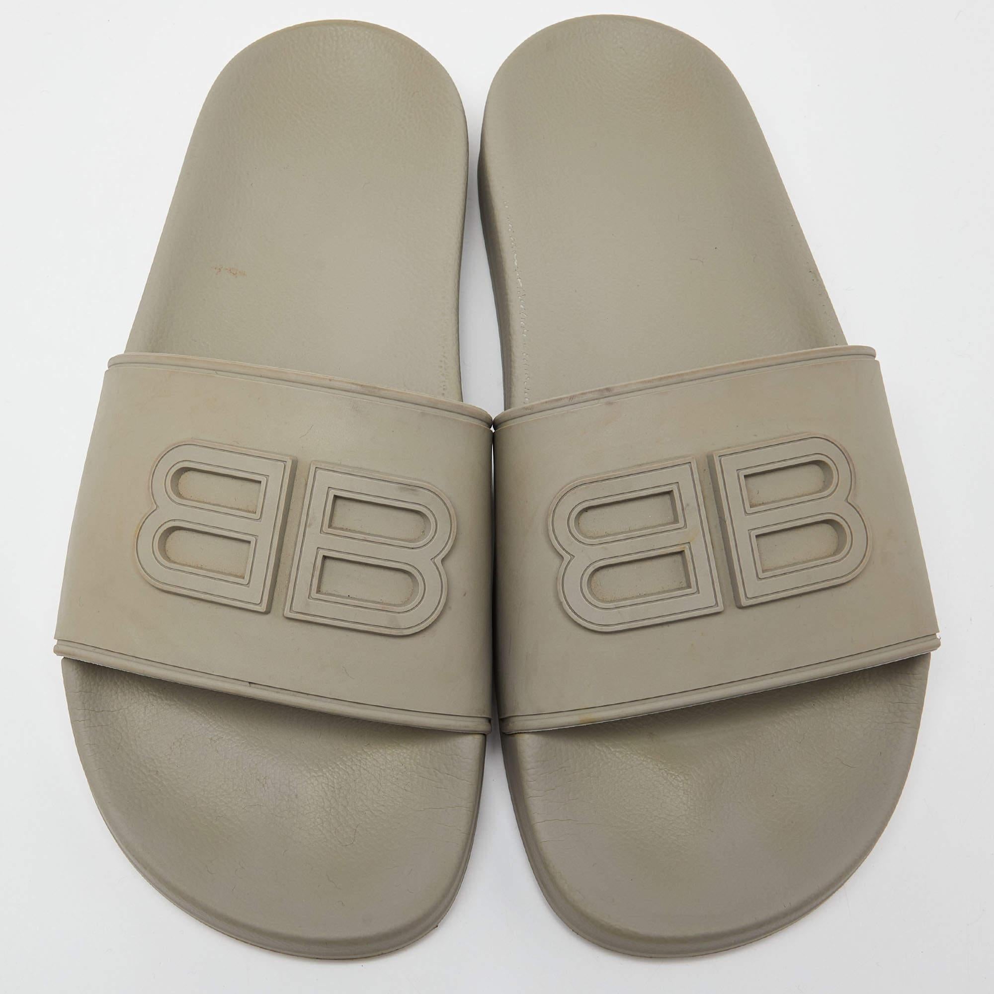 Gray Balenciaga Grey Rubber BB Logo Flat Slides Size 39 For Sale