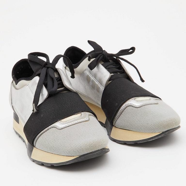 Balenciaga Sneakers Race Runner in pelle e tessuto grigio/argento misura 37 In condizioni buone a Dubai, Al Qouz 2