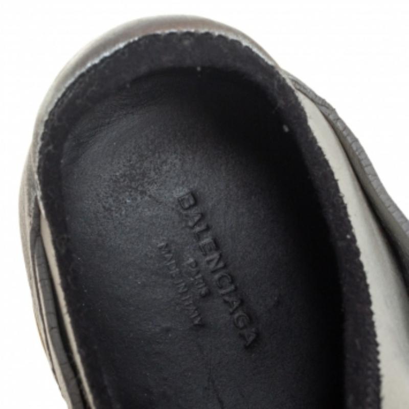 Gray Balenciaga Grey/Silver Leather And Knit Fabric Race Runner Sneakers Size 38 For Sale