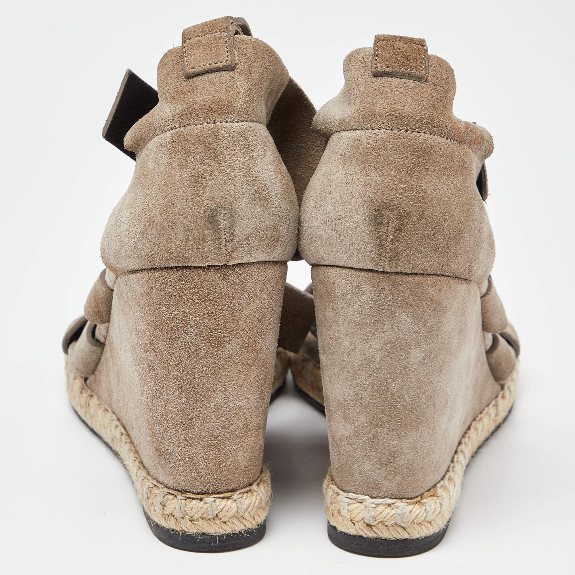 Balenciaga Sandales compensées à lanières en daim gris, taille 39 Pour femmes en vente