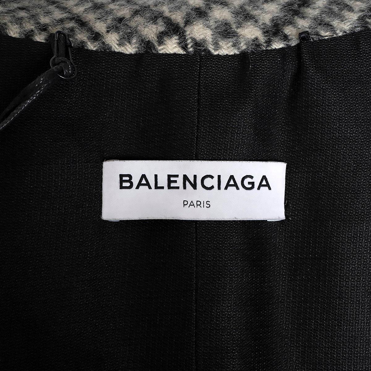 BALENCIAGA grey wool mohair 2017 PLAID Coat Jacket 38 S For Sale 3