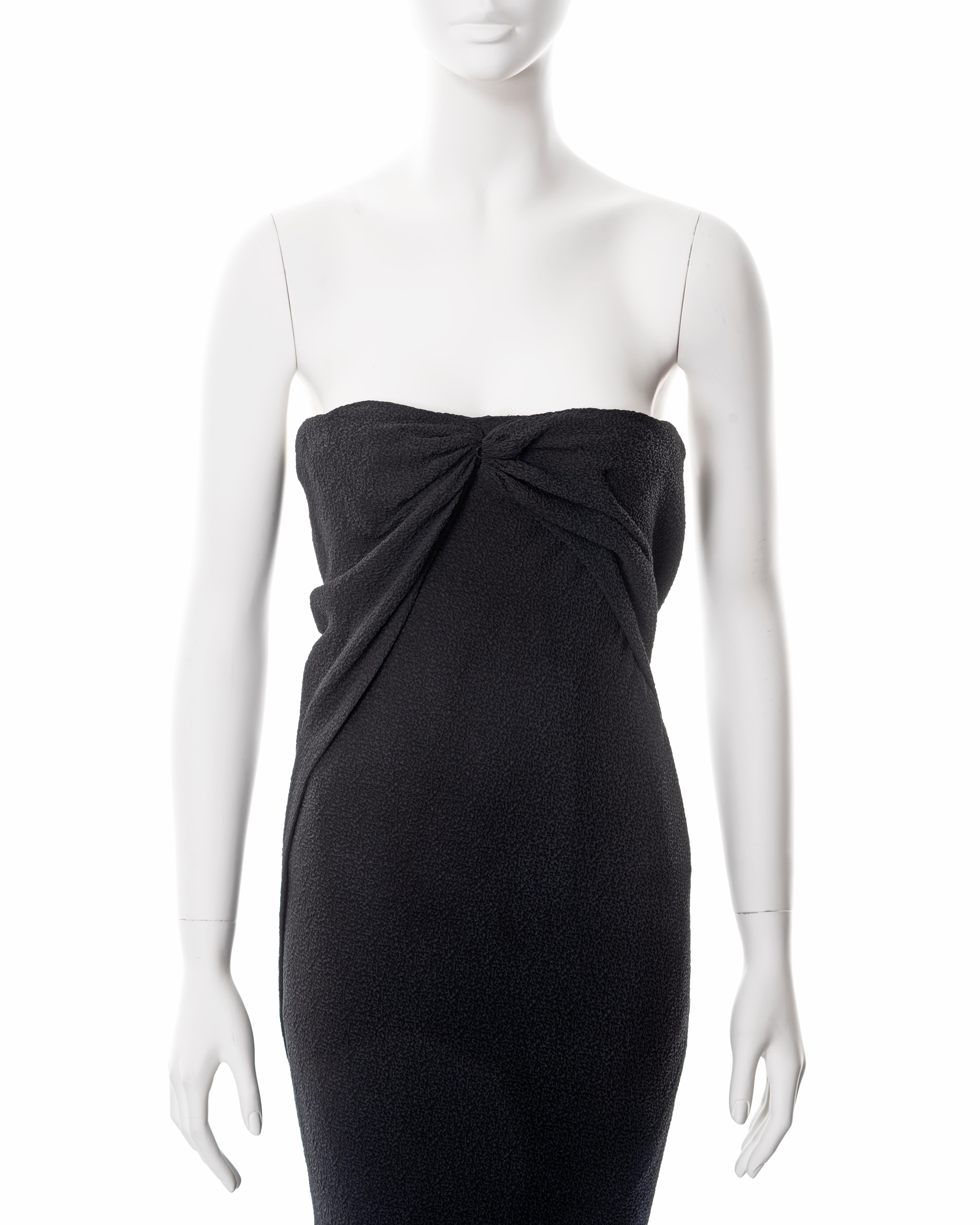 Balenciaga Haute Couture black silk crêpe evening dress with train, fw 1960 In Excellent Condition For Sale In London, GB