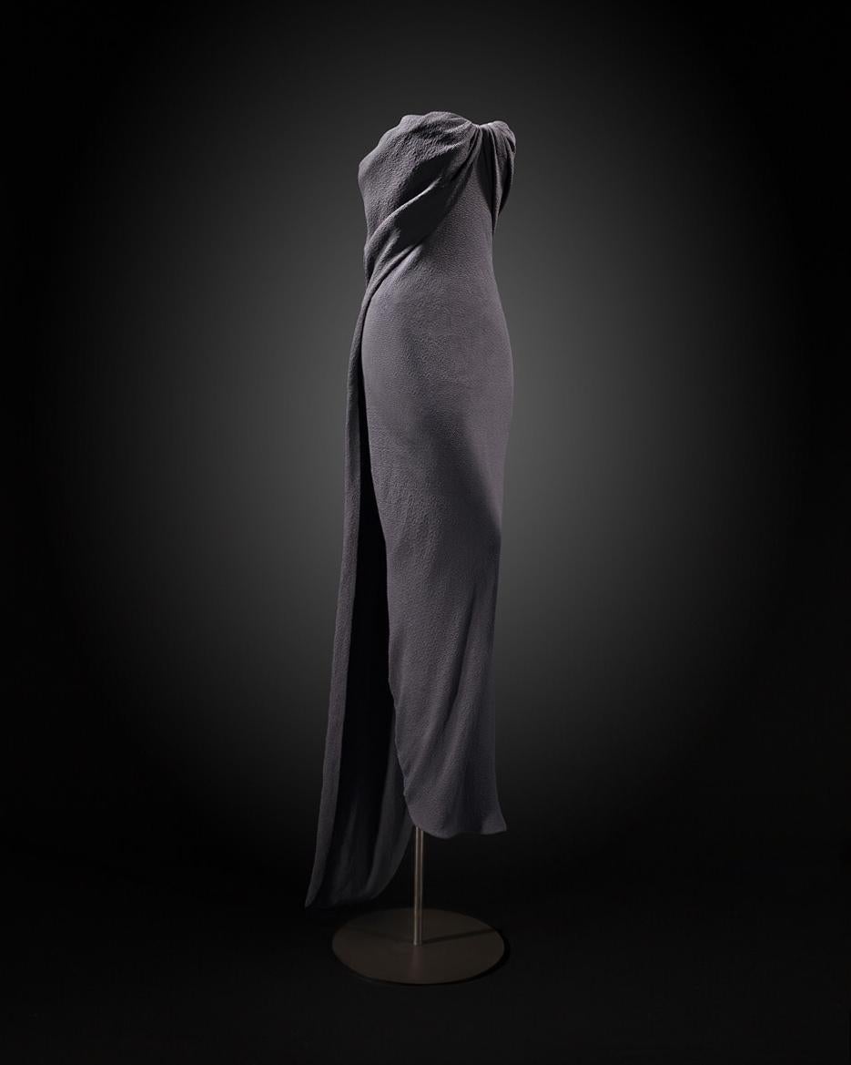Women's Balenciaga Haute Couture black silk crêpe evening dress with train, fw 1960 For Sale