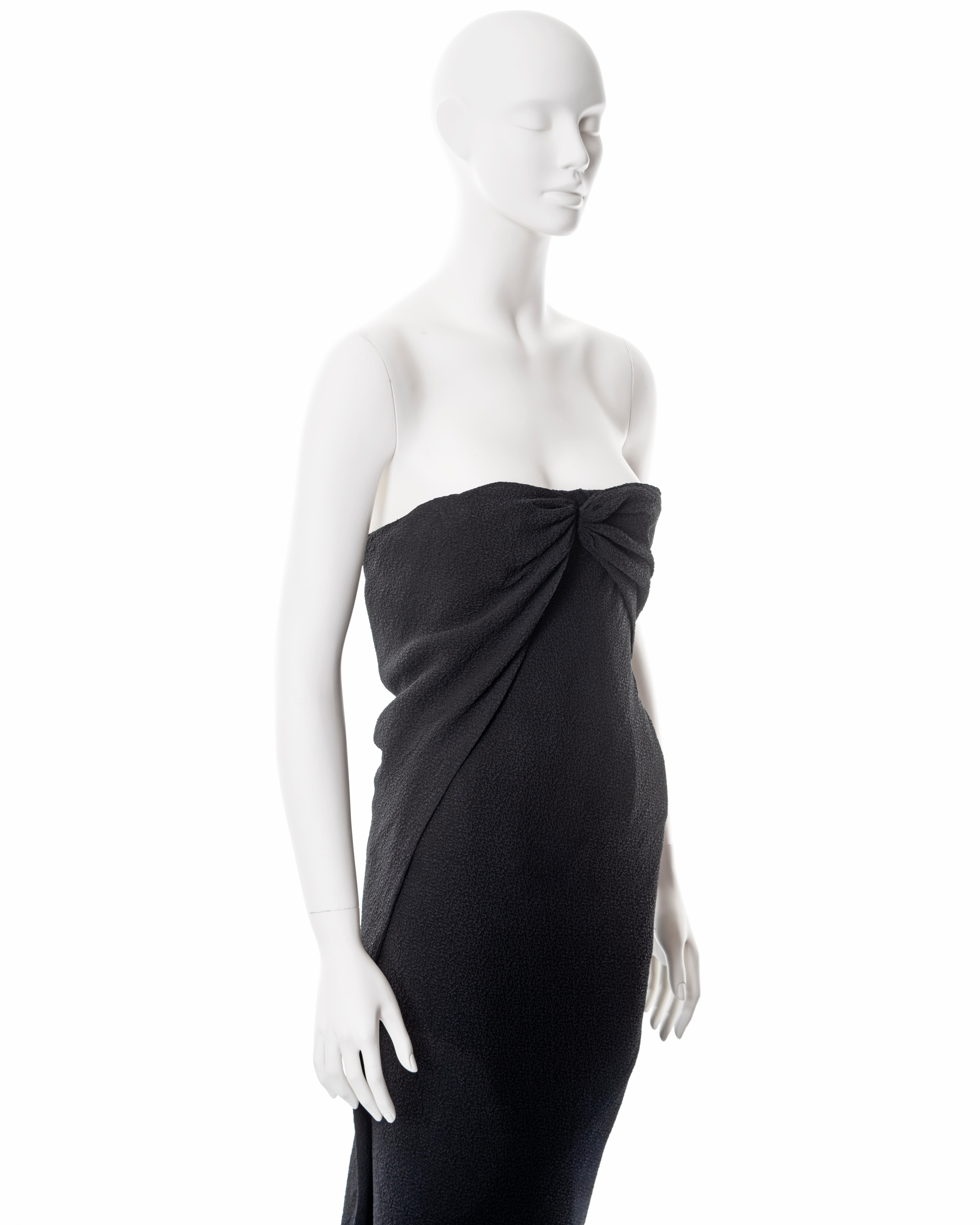Balenciaga Haute Couture black silk crêpe evening dress with train, fw 1960 For Sale 2