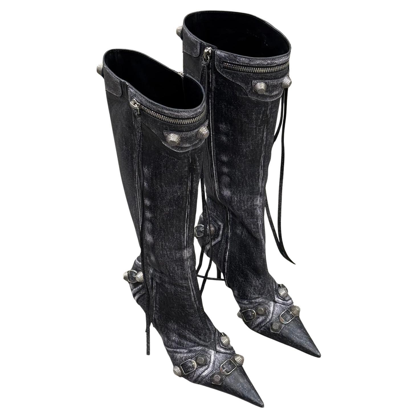 Balenciaga heeled city boots in vendita
