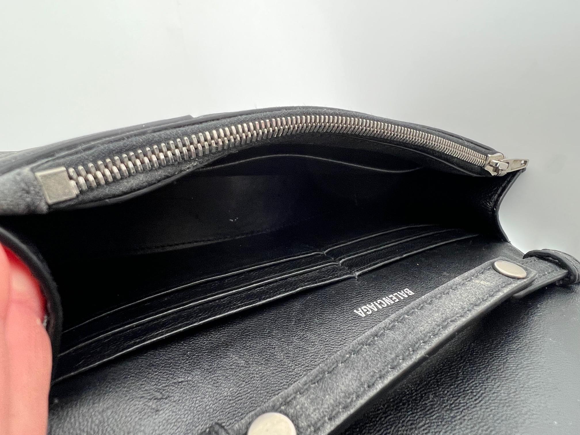 BALENCIAGA - Pochette portefeuille sablier sur chaîne noire pailletée, porté épaule en vente 2