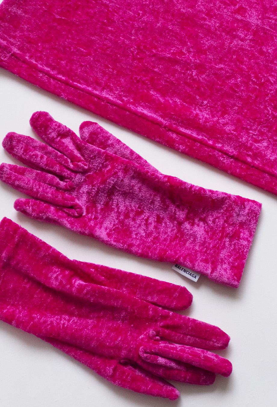 Balenciaga Kim Kardashian SNL Look Velvet Turtleneck Glove Top in Pink For Sale 1