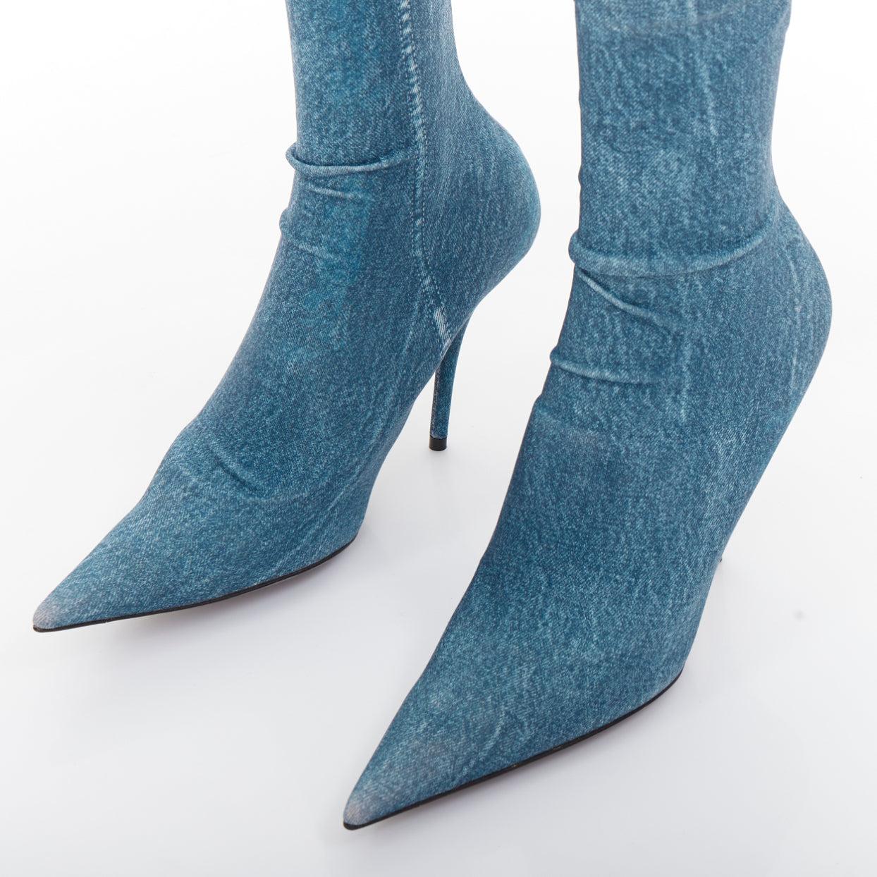 BALENCIAGA Cuchillo azul denim trompe loeil puntiagudo botines de tacón EU36 en venta 2