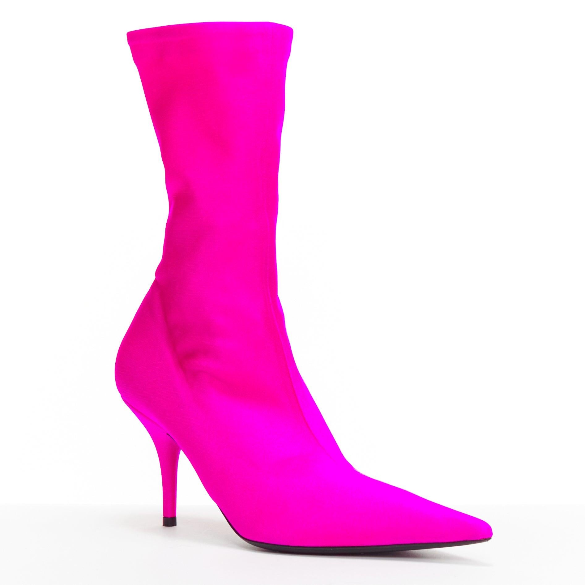 BALENCIAGA Knife neon pink lycra pointed sock boots EU38 Kim Kardashian
Reference: BSHW/A00182
Brand: Balenciaga
Designer: Demna
Model: Knife
As seen on: Kim Kardashian
Material: Fabric
Color: Pink
Pattern: Solid
Closure: Elasticated
Lining: Pink