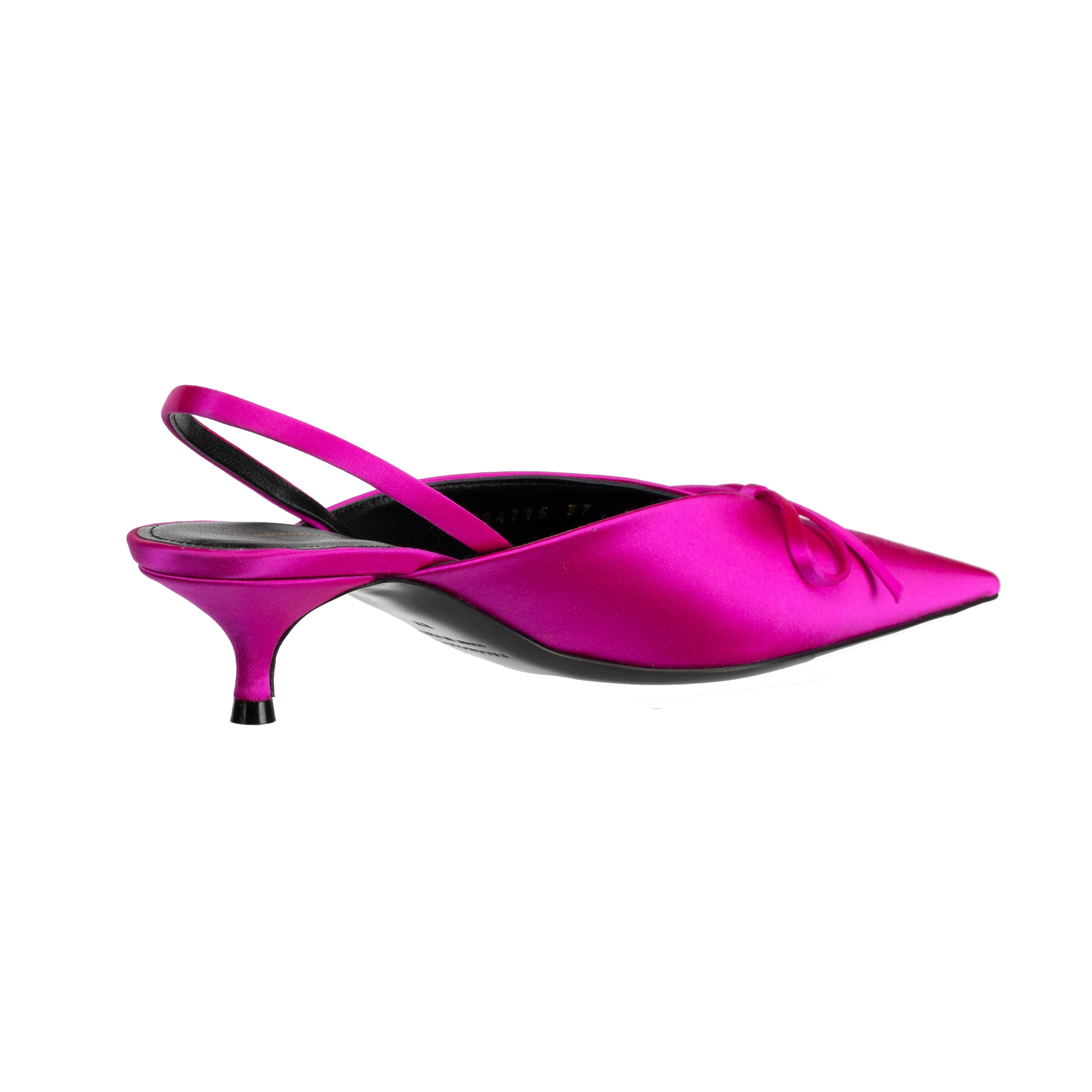 Brand:

Balenciaga

Product:

Knife Slingback Heels With Bow

Size:

37.5 Fr

Colour:

Rose Fuchsia

Heel:

4.5 Cm

Material:

Smooth Leather & Satin

Condition:

Pristine; Never Worn

Accompanied By:

Balenciaga Box, Two Balenciaga Dustbags, Tag &