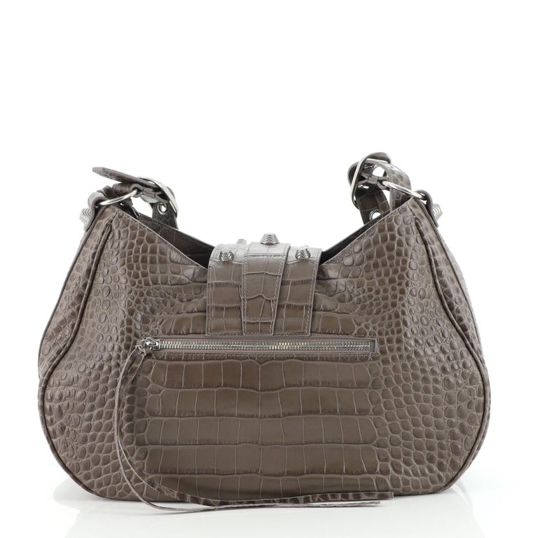 le cagole xs shoulder bag crocodile embossed