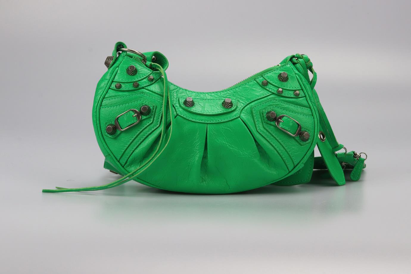 Balenciaga Le Cagole Xs Studded Crinkled Leather Shoulder Bag In Excellent Condition For Sale In London, GB