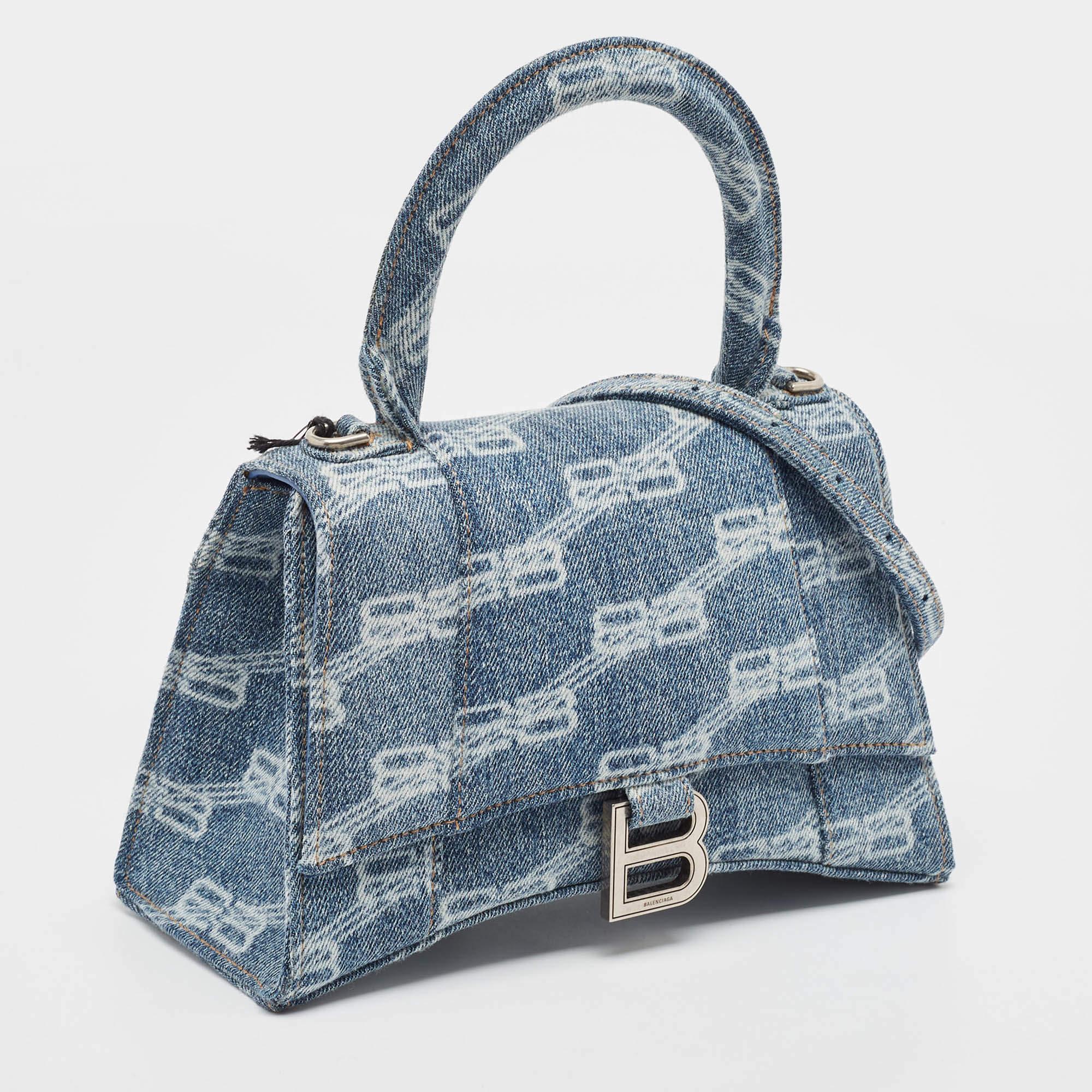 Grigio Balenciaga Borsa a manico alto blu chiaro BB Monogram Denim Piccolo Clessidra in vendita