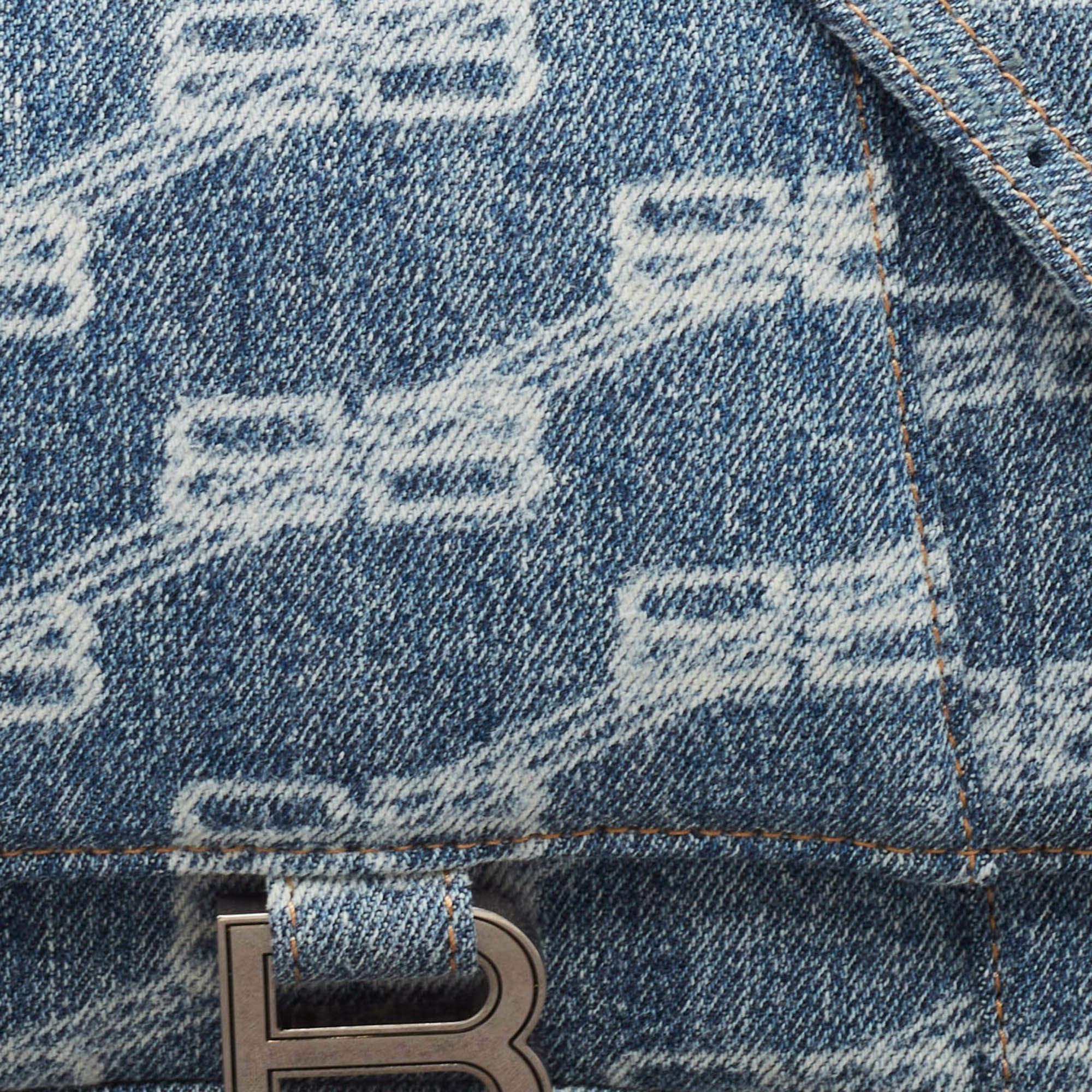 Donna Balenciaga Borsa a manico alto blu chiaro BB Monogram Denim Piccolo Clessidra in vendita