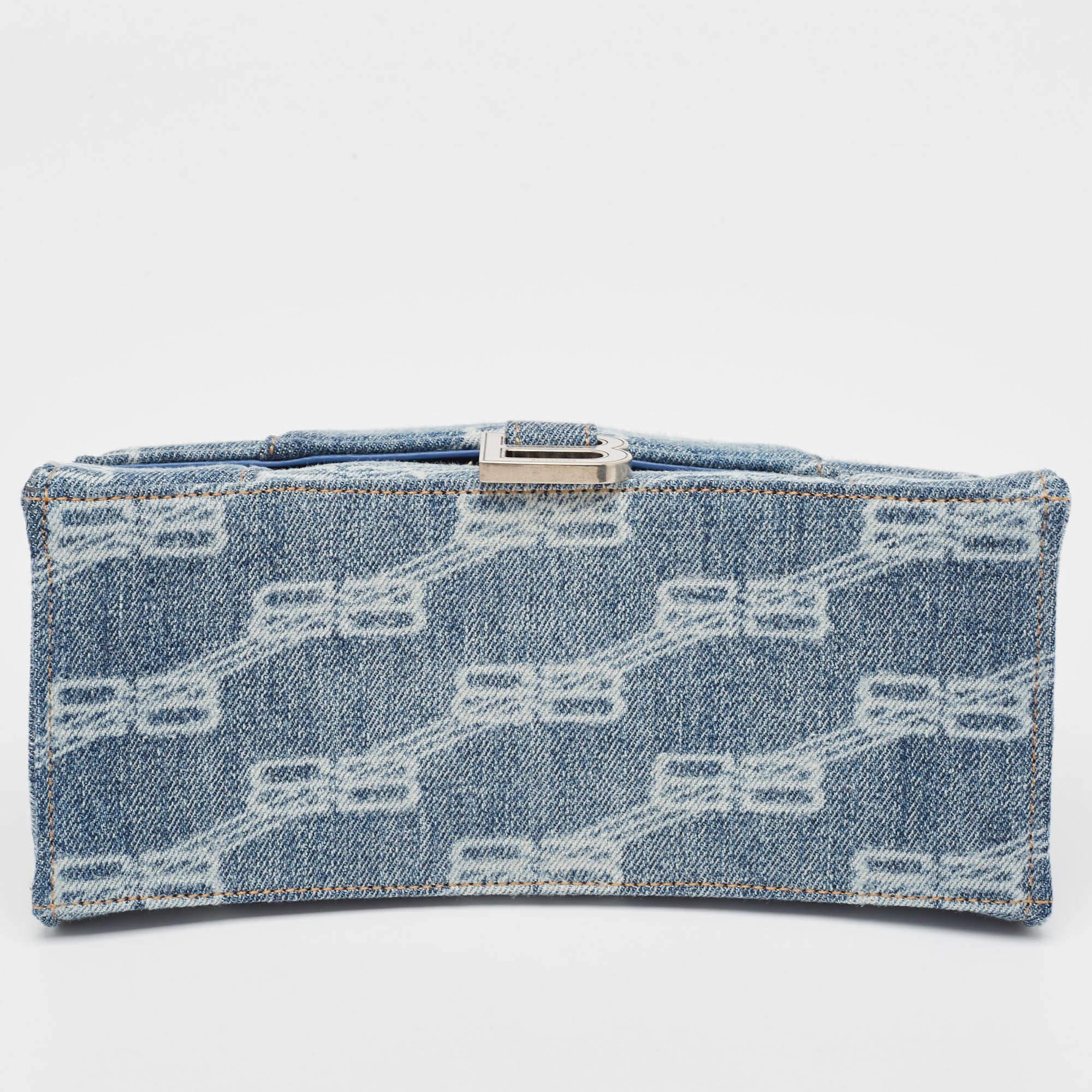 Balenciaga Borsa a manico alto blu chiaro BB Monogram Denim Piccolo Clessidra in vendita 1