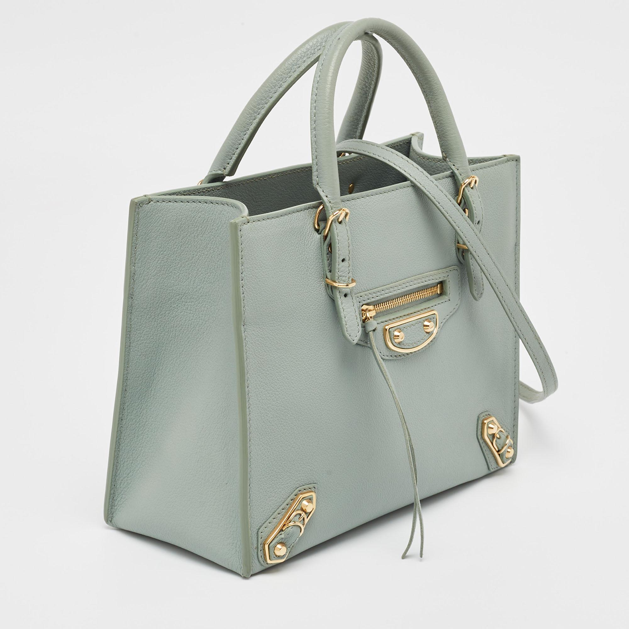 Balenciaga Light Green Leather Mini Papier A4 Tote In Good Condition In Dubai, Al Qouz 2