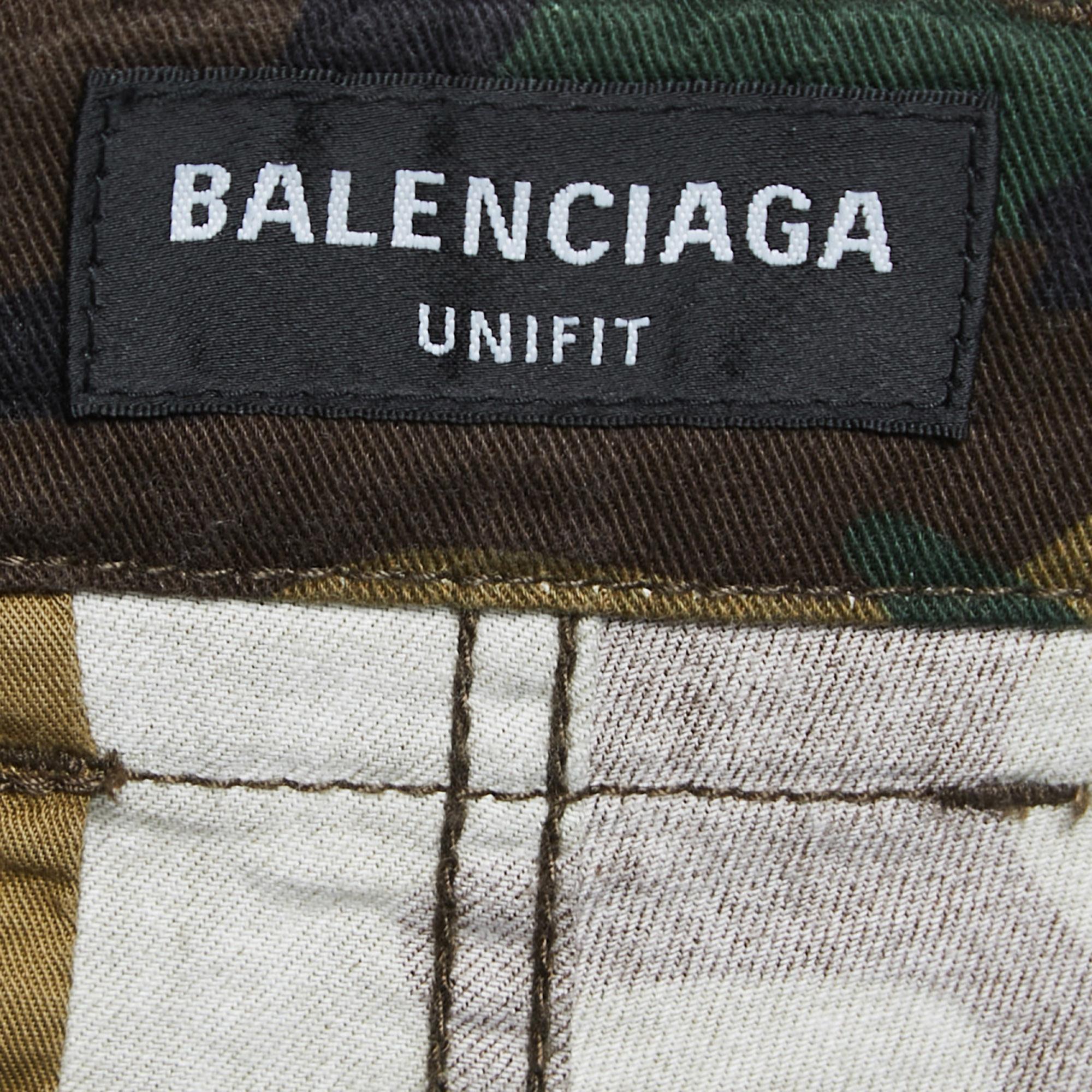Jeans mit mehrlagigem Camouflage-Paneel von Balenciaga, leicht gewaschen, M / Taille 33