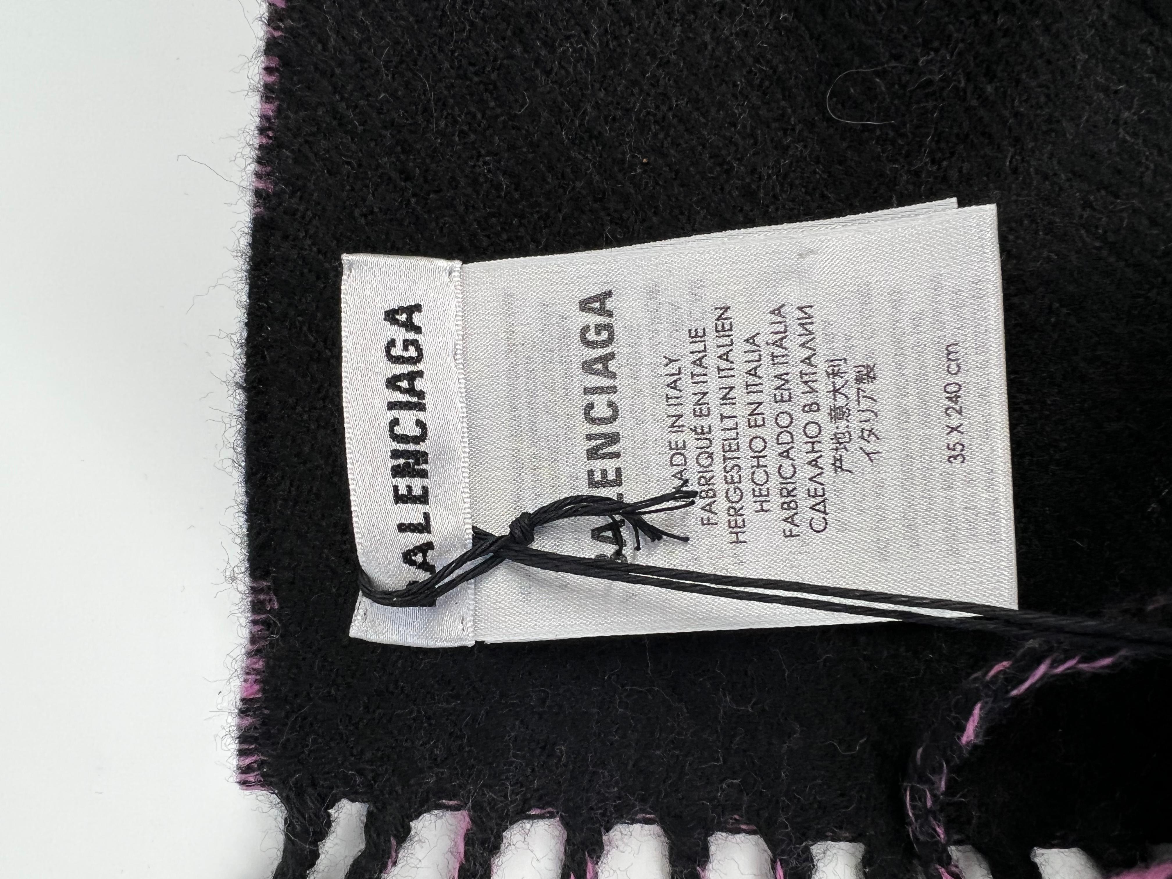 Balenciaga Logo Buffalo Rosa & Schwarz Karierter Oversize-Schal (614831) im Zustand „Neu“ im Angebot in Montreal, Quebec