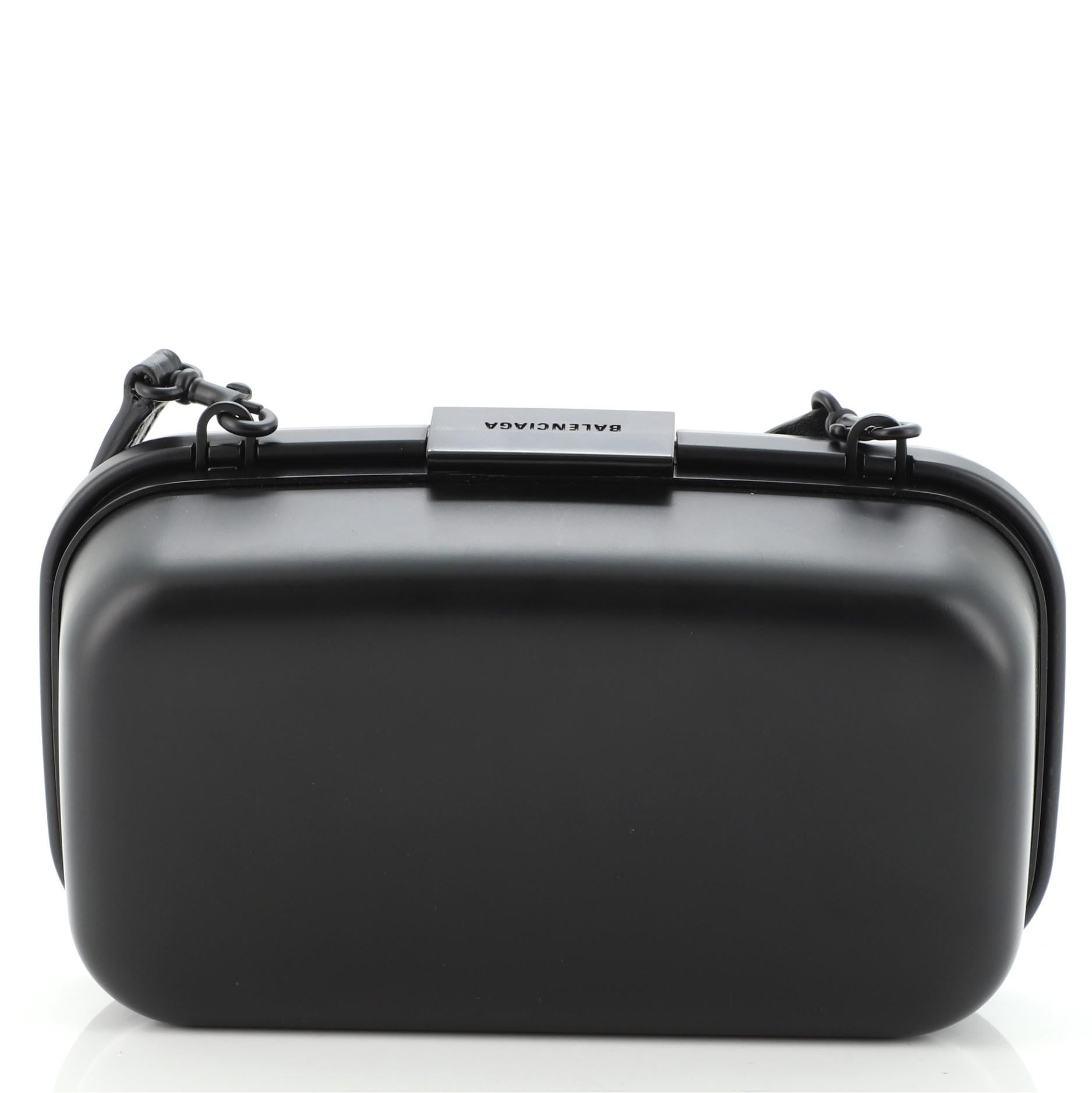 Lunchbox-Tasche aus Kunststoff mit Logo von Balenciaga im Zustand „Gut“ in NY, NY