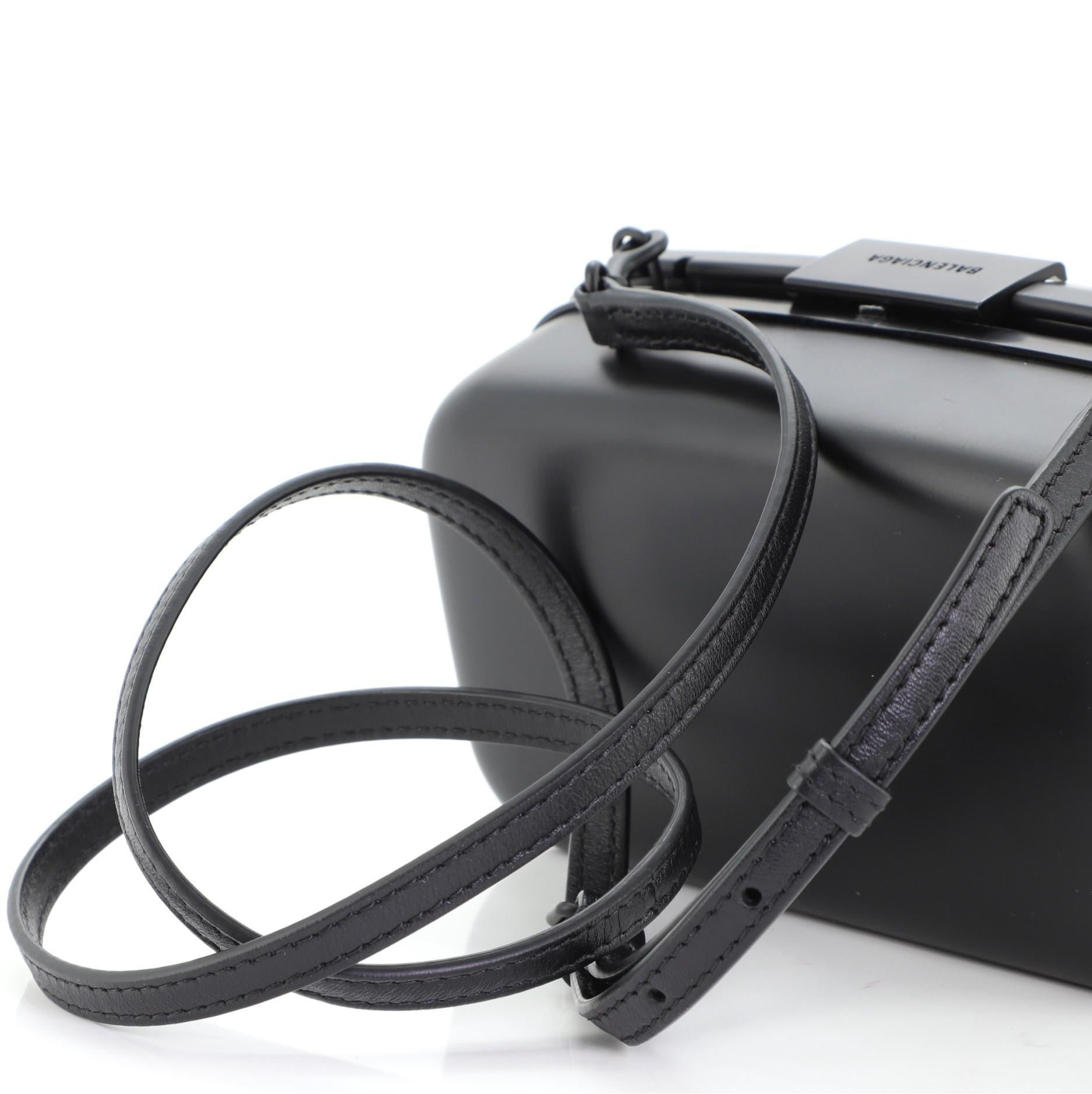 Lunchbox-Tasche aus Kunststoff mit Logo von Balenciaga 2