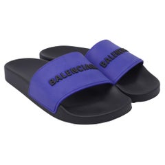 Sandales de piscine à logo Balenciaga en caoutchouc bleu