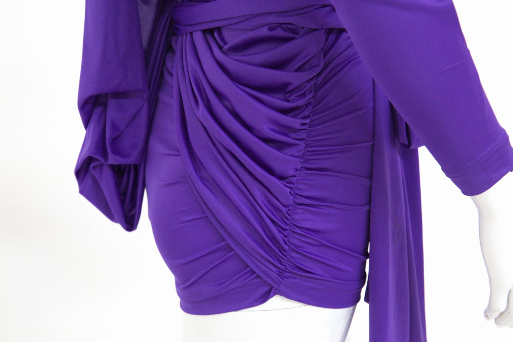 Ein luxuriöses lila Vintage-Kleid von Balenciaga im Angebot 11