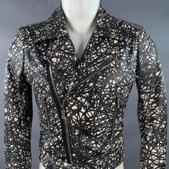 Veste de motard BALENCIAGA en cuir d'agneau marbré noir et blanc, référence IT 44