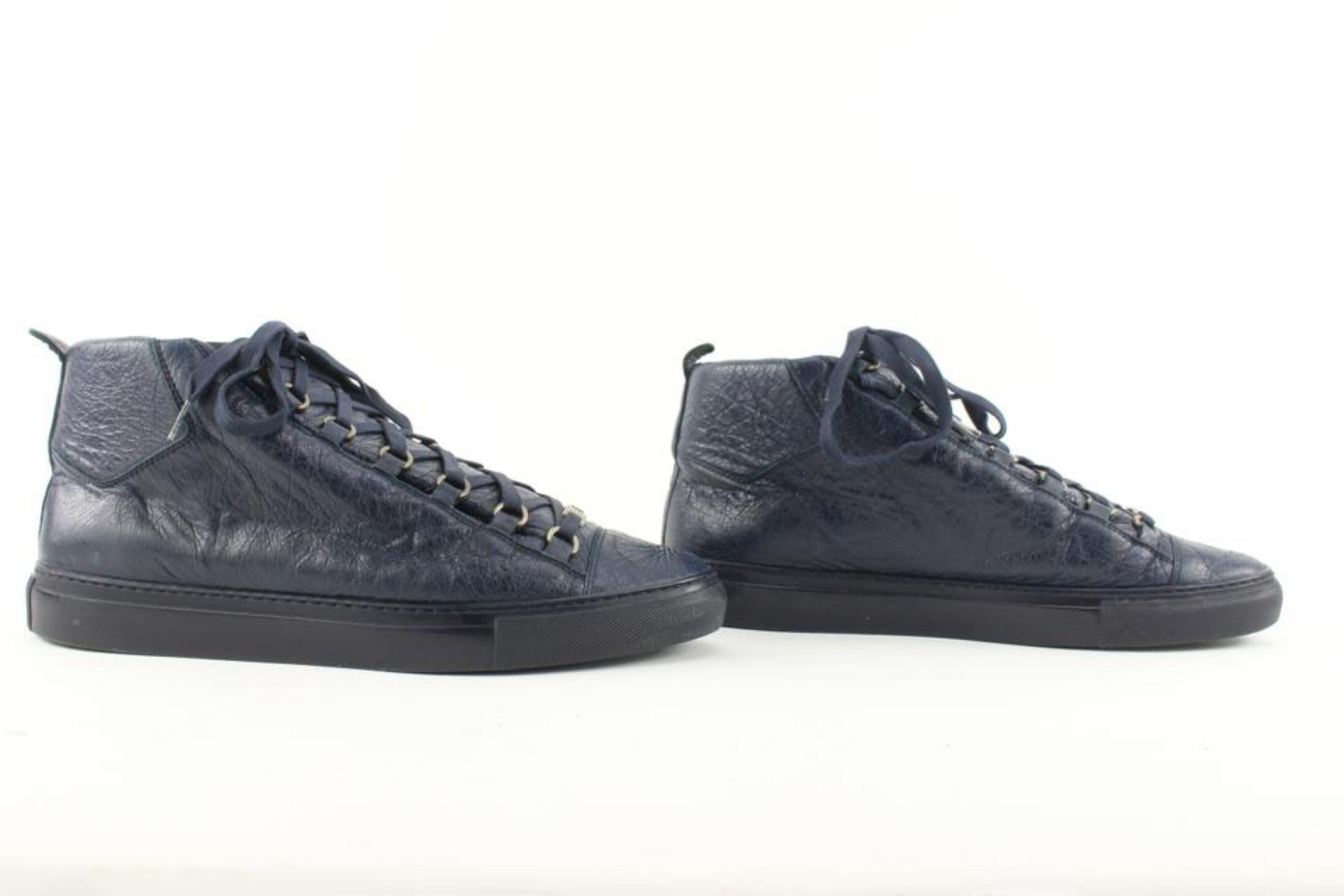 Balenciaga Men's 44 Navy Leather Arena Sneakers 7BA113 In Good Condition For Sale In Dix hills, NY