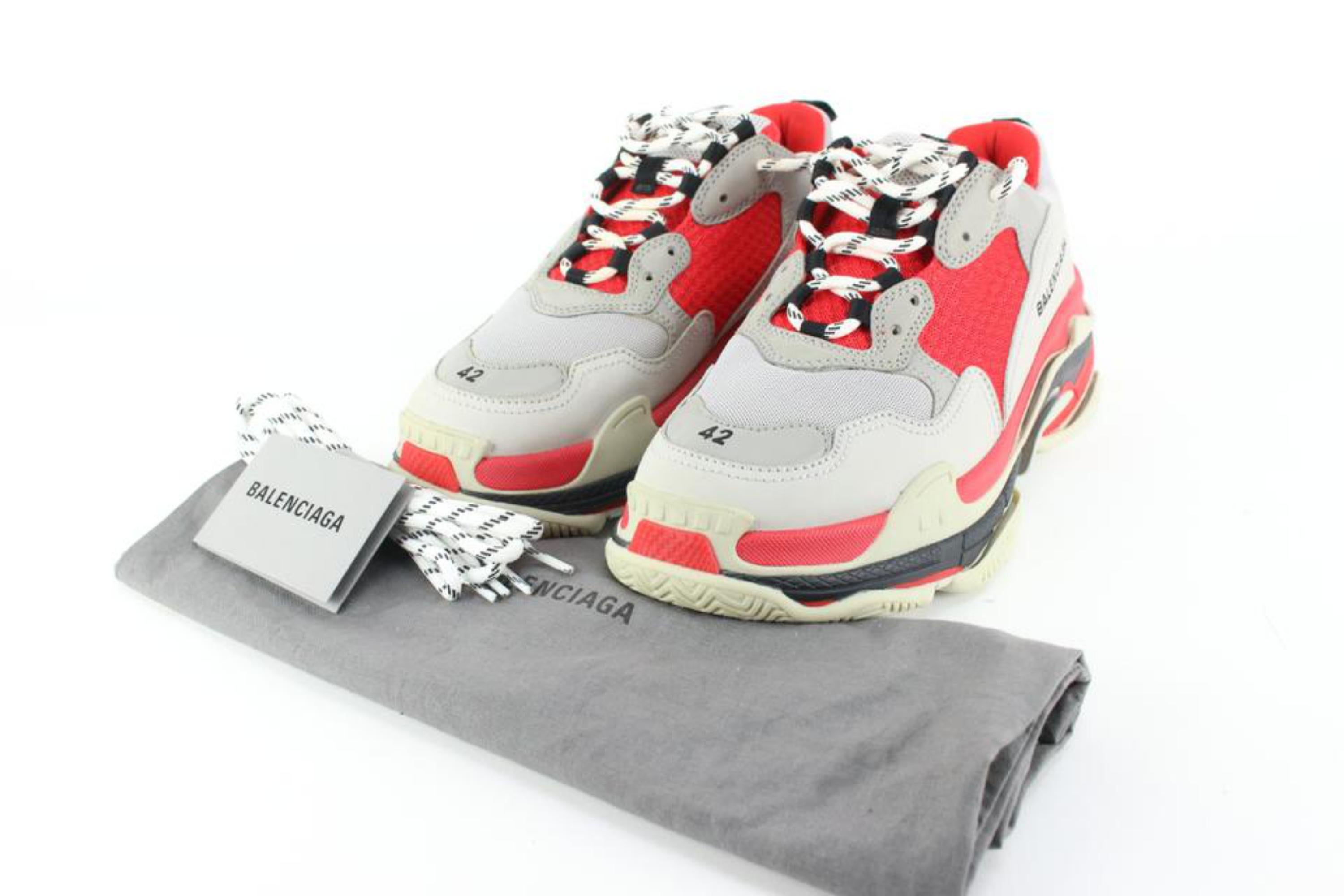 Balenciaga Men's US 9 or 42 Grey x Red Triple S Sneaker 18ba531s For Sale 4