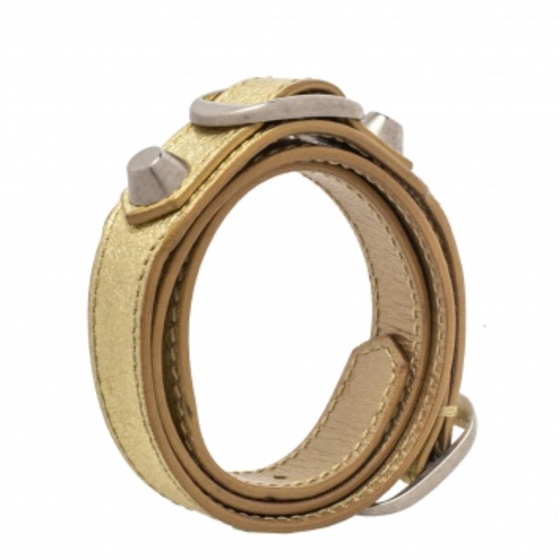 Balenciaga Metallic Gold Leather Triple Tour Arena Bracelet M In Good Condition For Sale In Dubai, Al Qouz 2