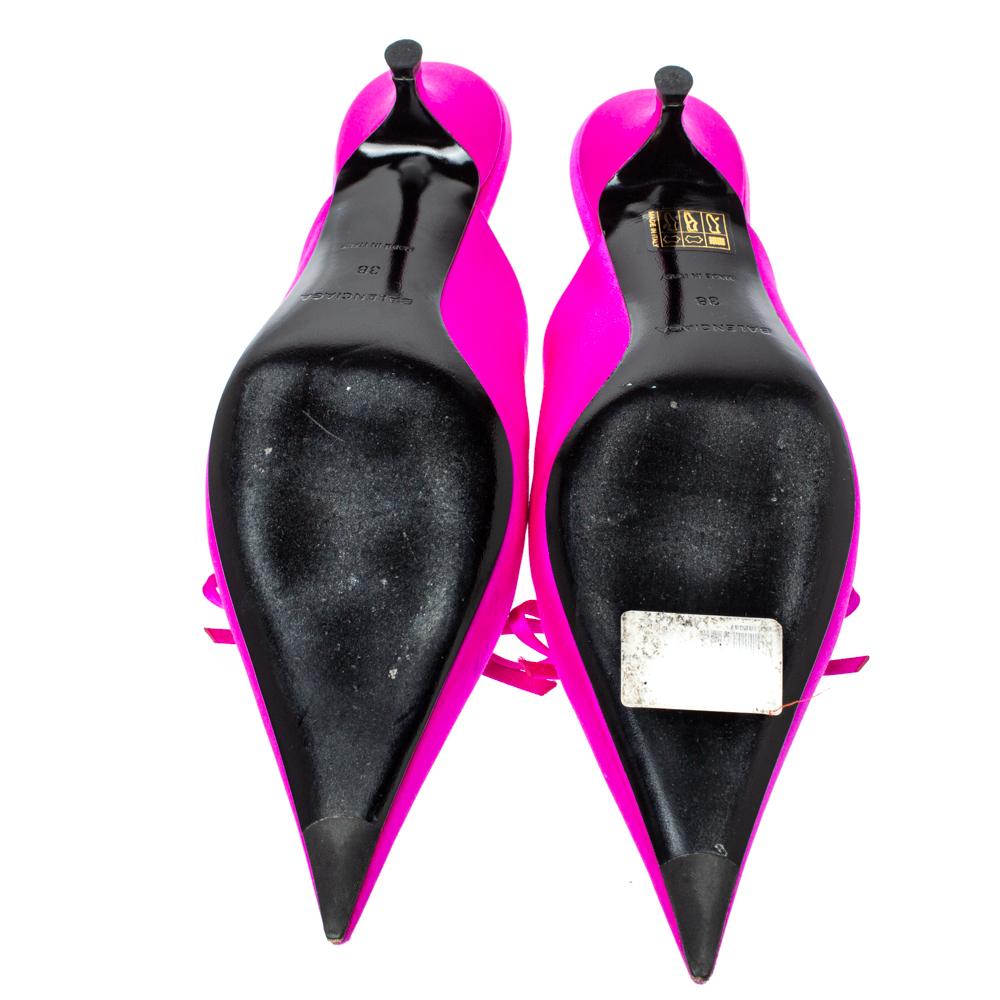 Balenciaga Metallic Pink Satin Knife Pointed Toe Kitten Heels Mules Size 38 In Good Condition In Dubai, Al Qouz 2