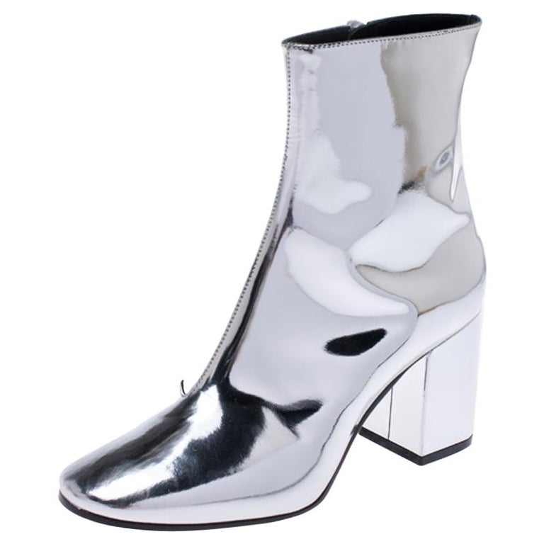 Balenciaga Metallic Silber Leder-Stiefeletten Größe 36 im Angebot bei  1stDibs