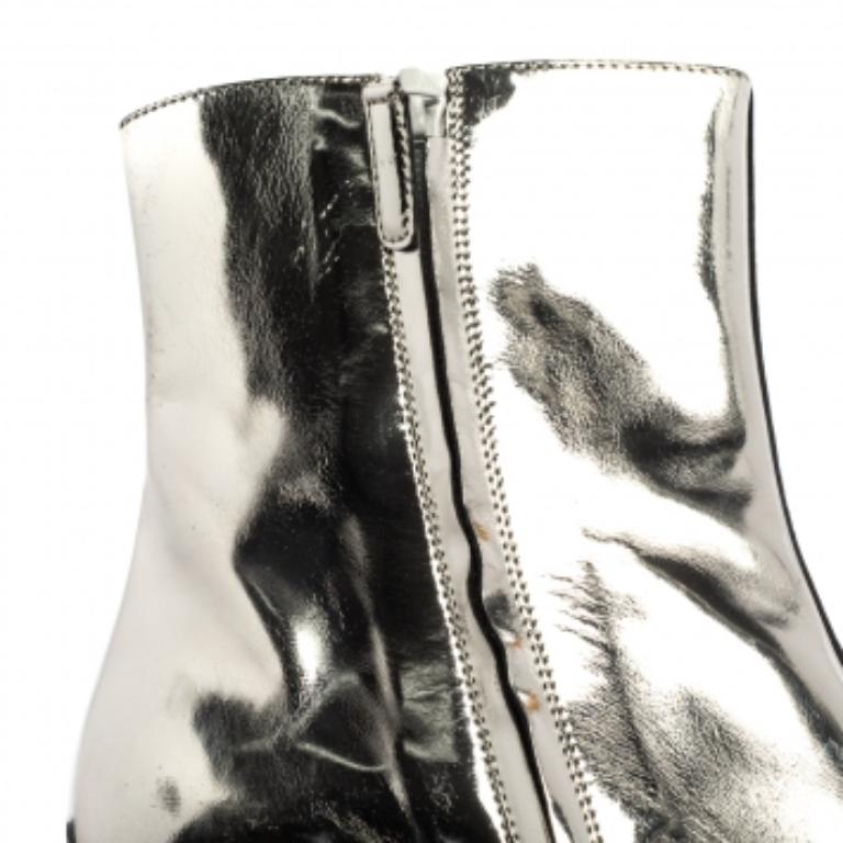 Argent Balenciaga Metallic Silver Patent Leather Ankle Boots Size 37 en vente