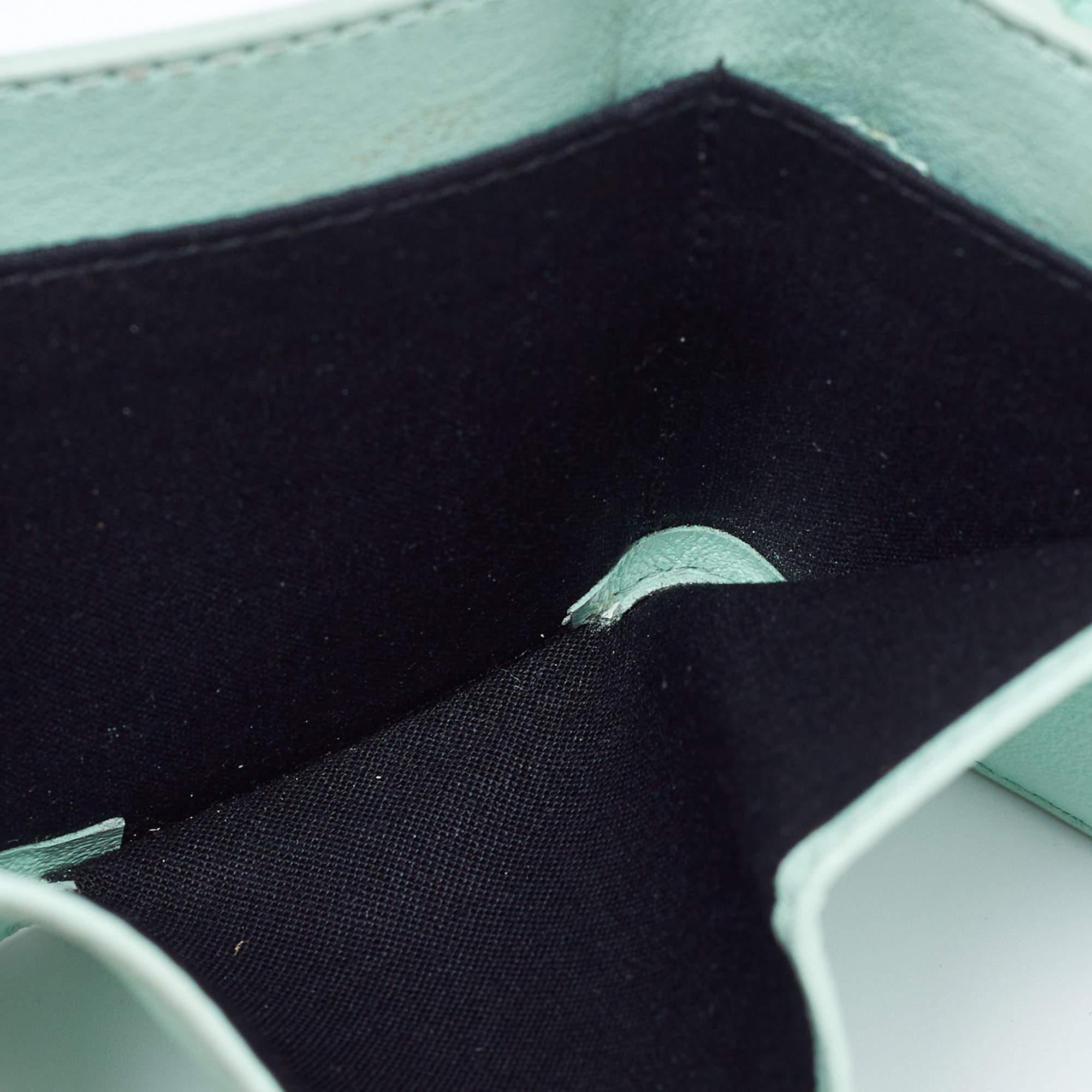 Bringing a fine mix of fashion and fine craftsmanship is this Papier wallet from Balenciaga. The wallet comes crafted from leather and is equipped with a flap compartment on the front and a trifold design on the rear.