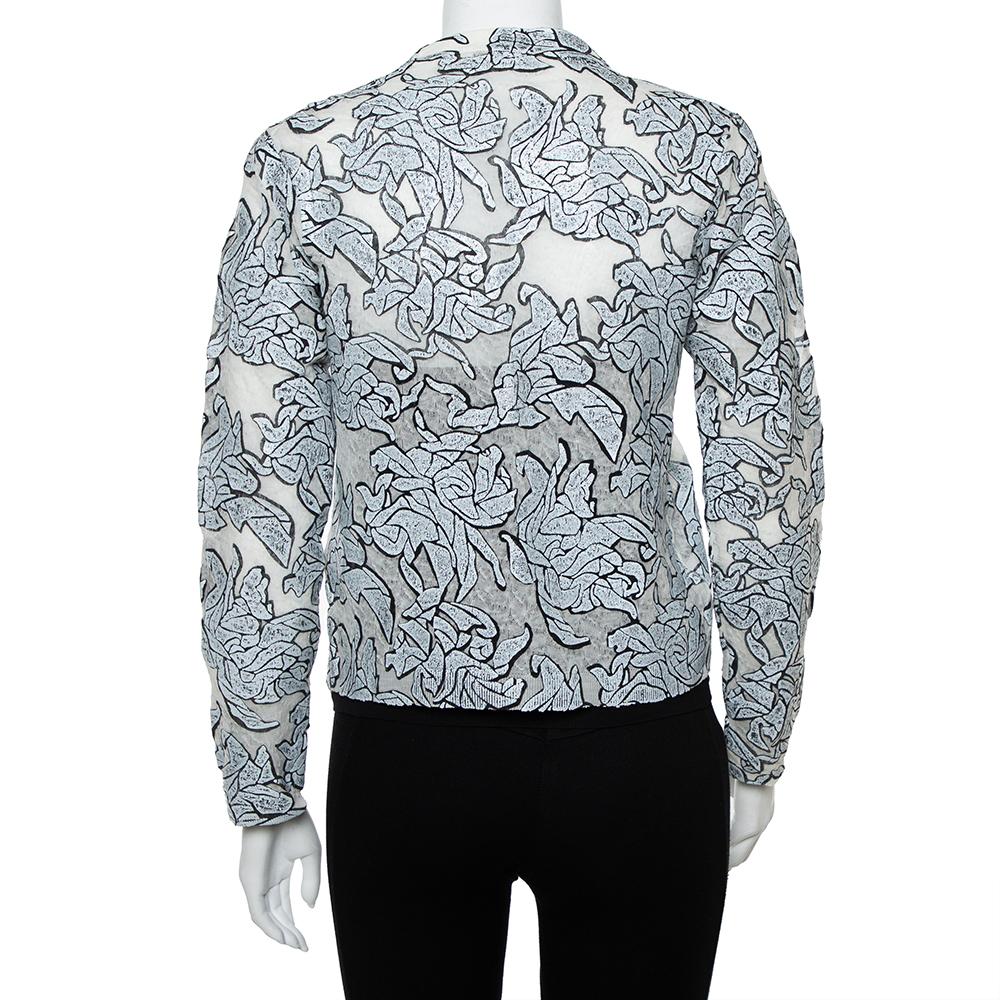 Balenciaga - Cardigan court en tricot texturé monochrome avec boutons à l'avant S Bon état - En vente à Dubai, Al Qouz 2