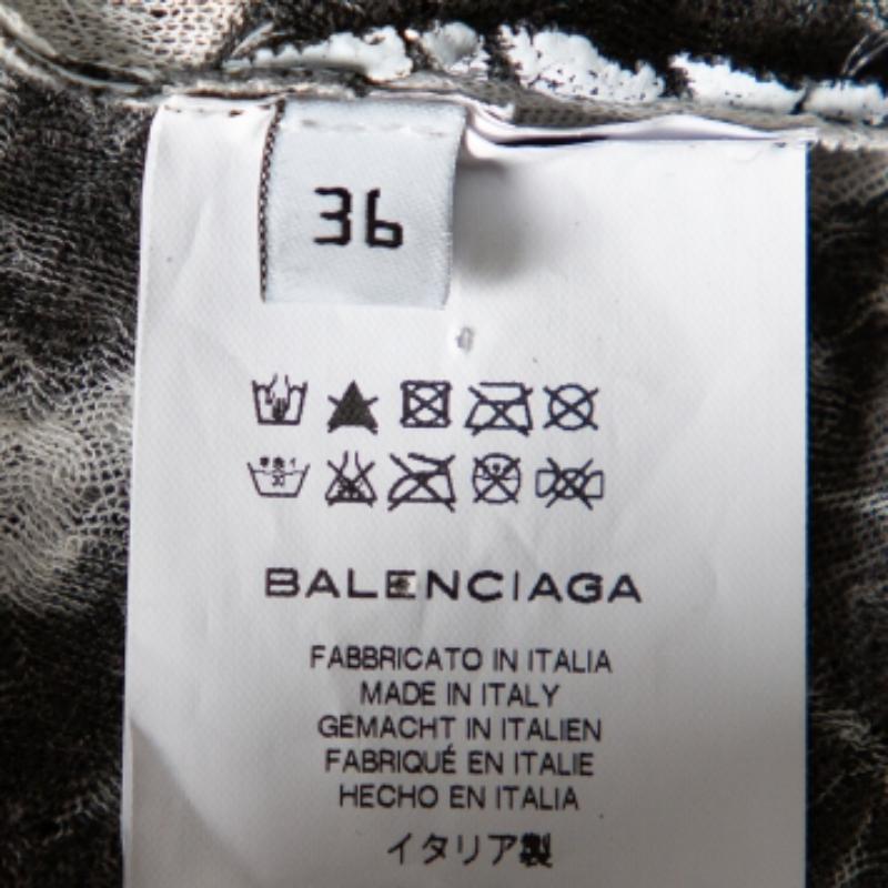 Women's Balenciaga Monochrome Textured Knit Button Front Cropped Cardigan S For Sale