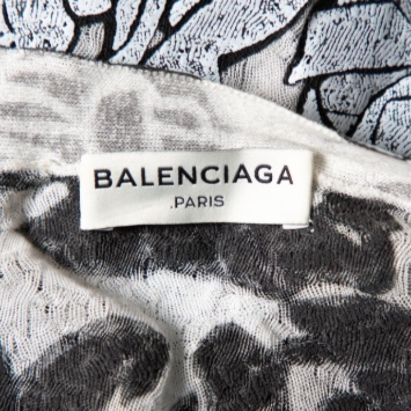 Balenciaga Monochrome Textured Knit Button Front Cropped Cardigan S For Sale 1