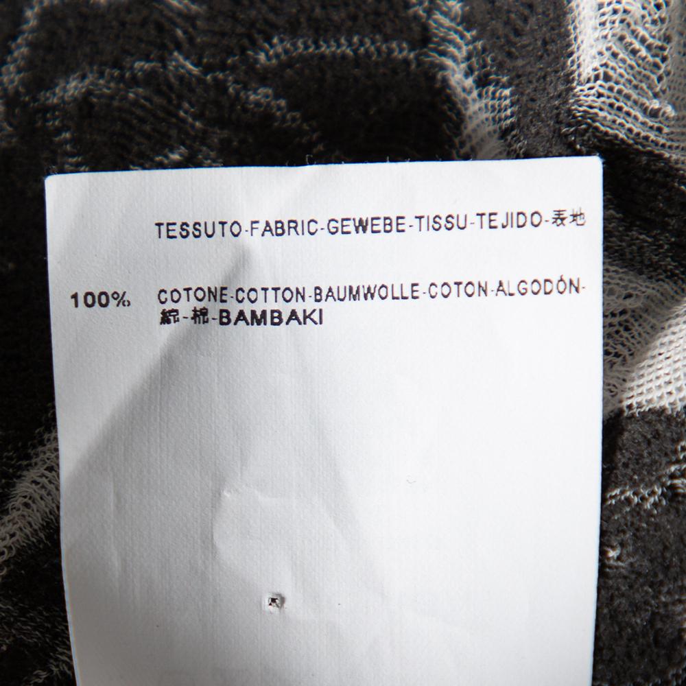 Balenciaga - Cardigan court en tricot texturé monochrome avec boutons à l'avant S en vente 2