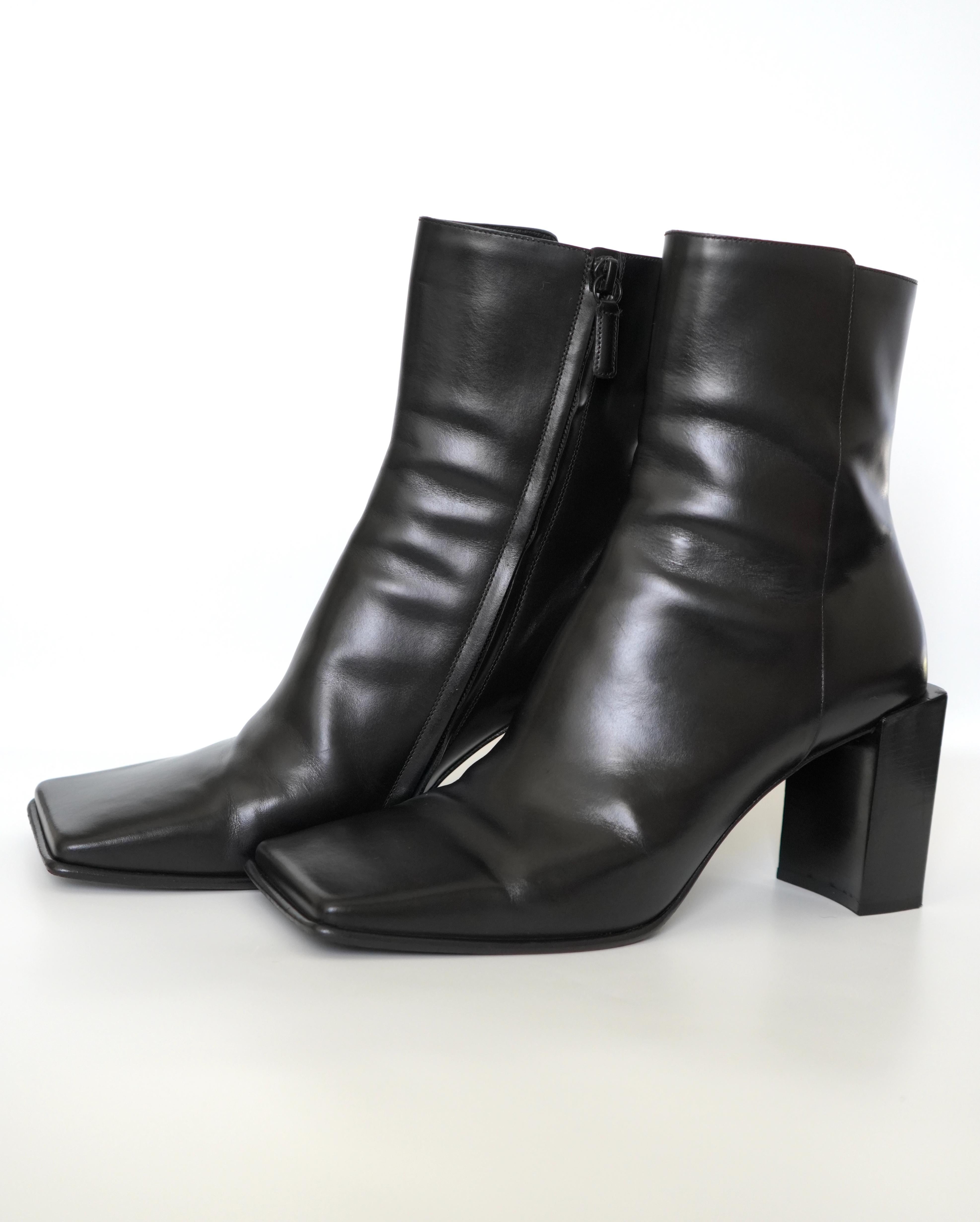 Balenciaga Moon Square Toe Leather Boots 
Size EU 40
Heel height: 3 inches
Size 40
Inside zipper
Square toe
Block Heel
Some wear, but in great condition
