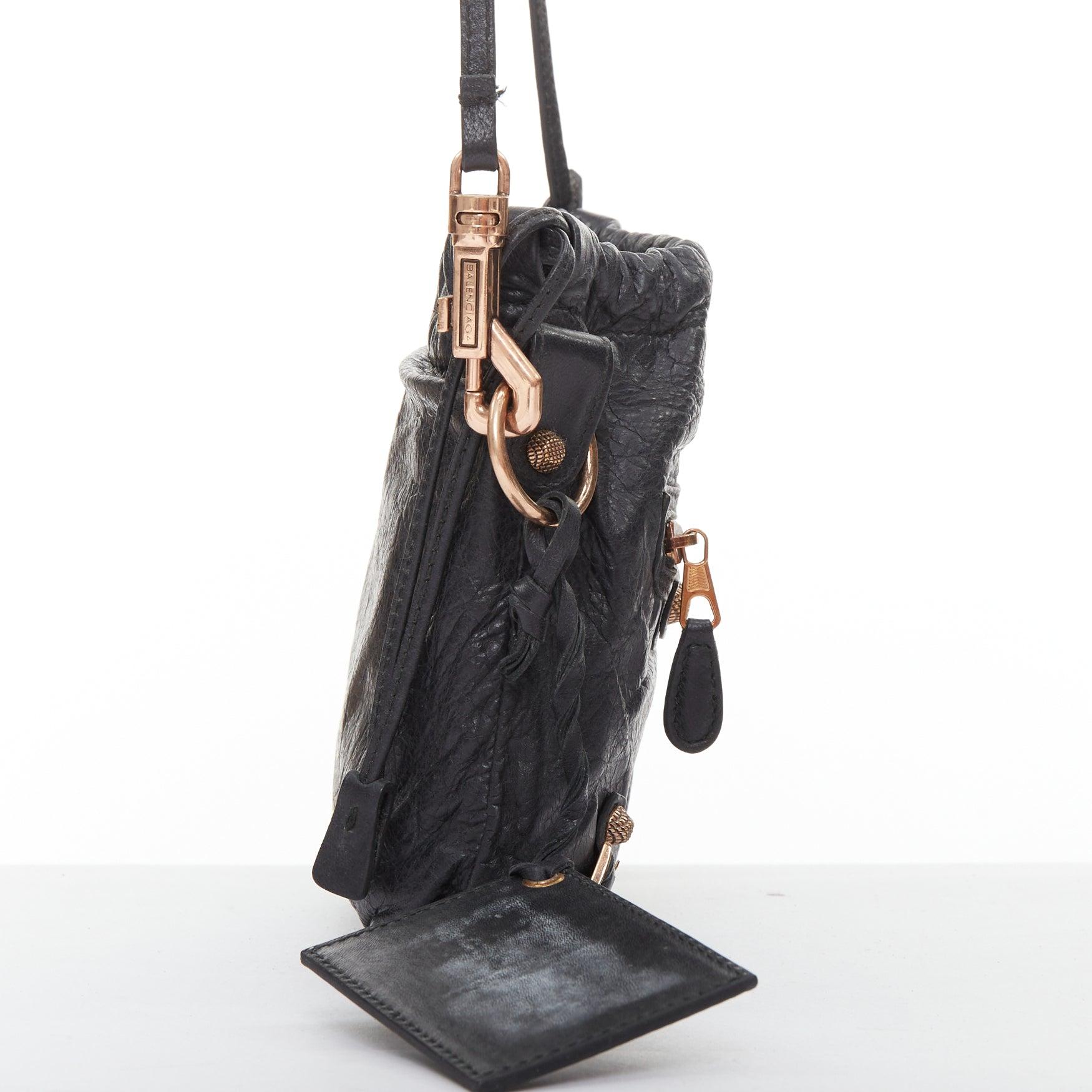 BALENCIAGA Motocross Move On Crossbody Tasche aus grauem Leder mit roségoldener Hardware im Zustand „Relativ gut“ im Angebot in Hong Kong, NT