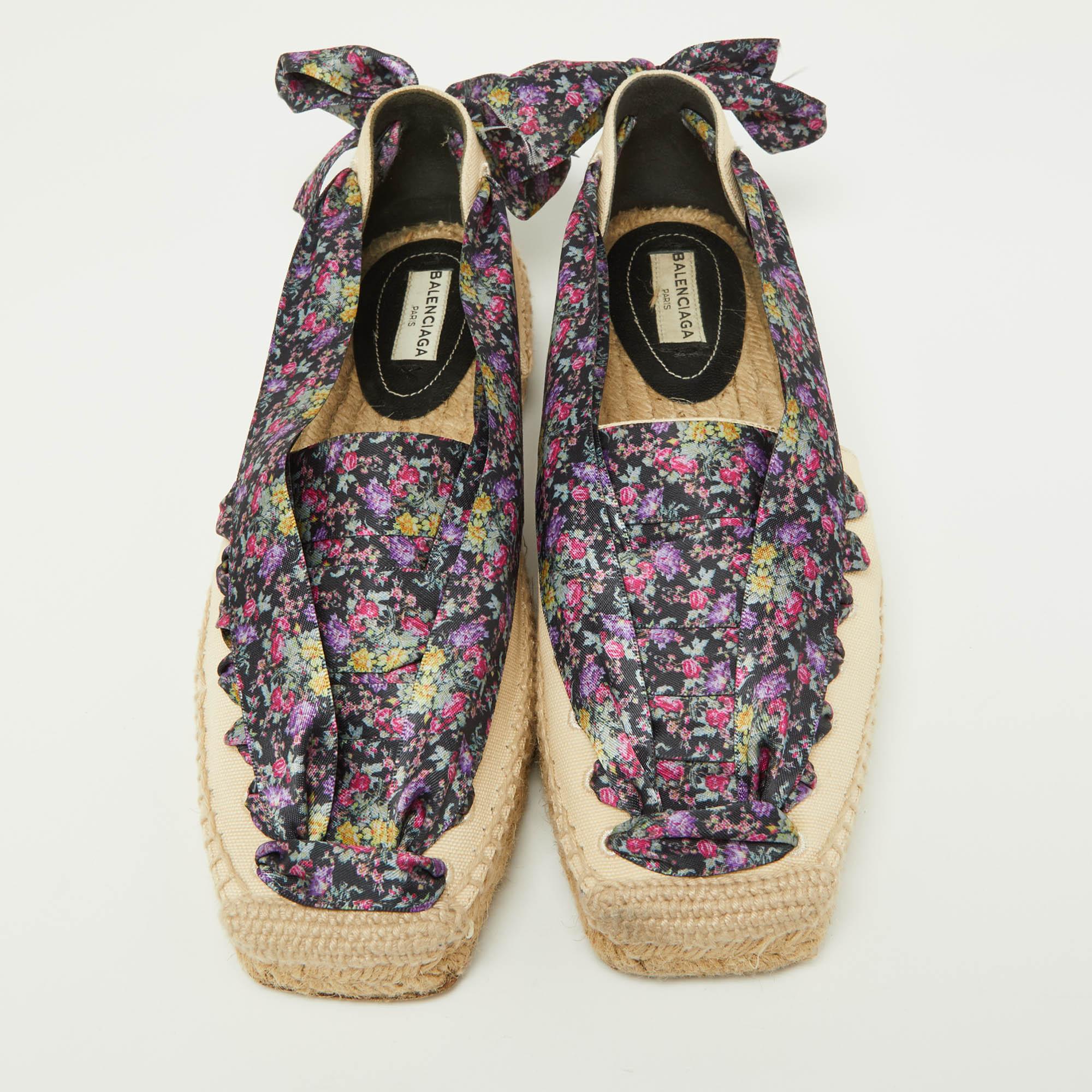 Beige Balenciaga Multicolor Canvas and Floral Print Lace Up Flat Sandals Size 36 For Sale
