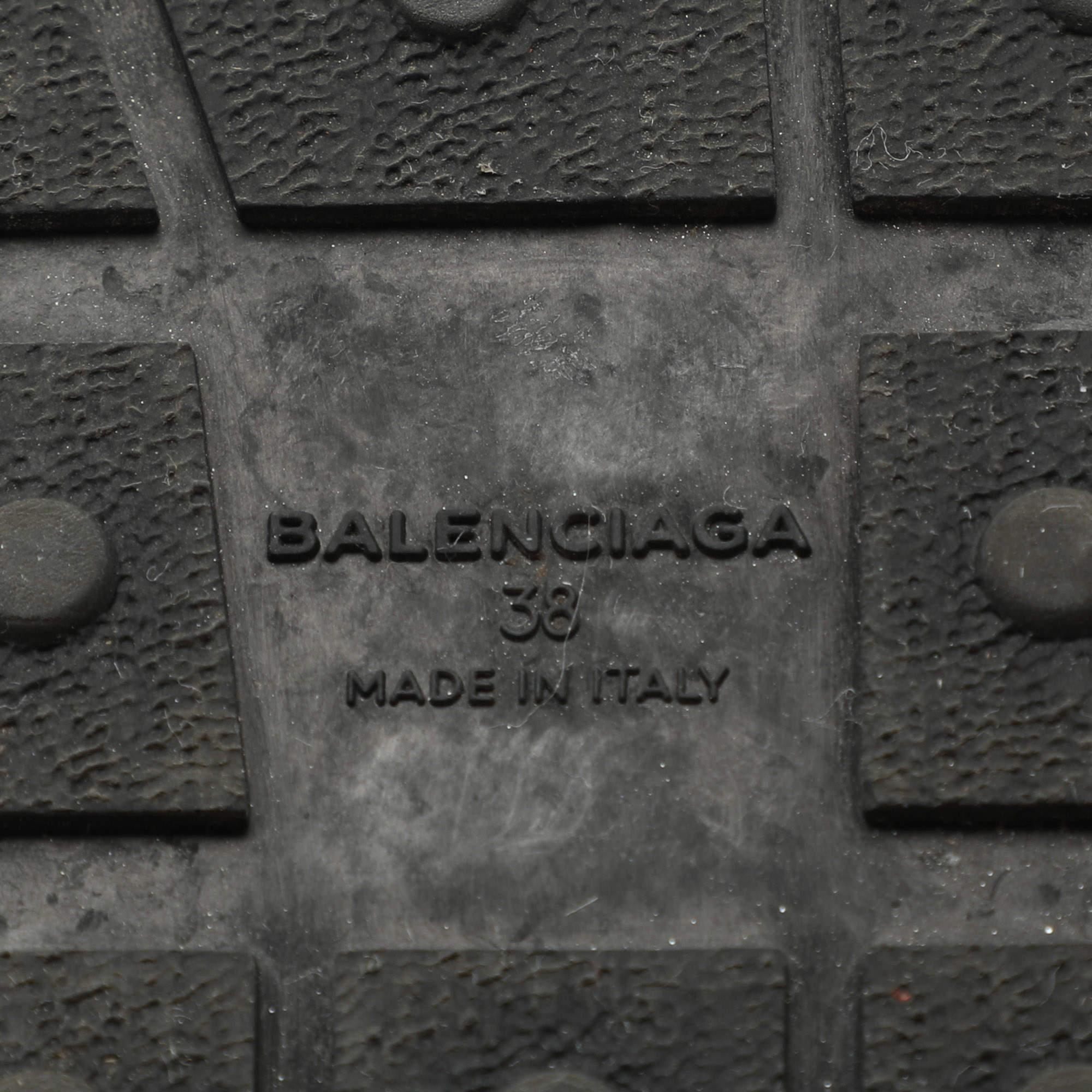 Balenciaga Zapatillas bajas Race Runner de cuero y malla multicolor Talla 38 en venta 3