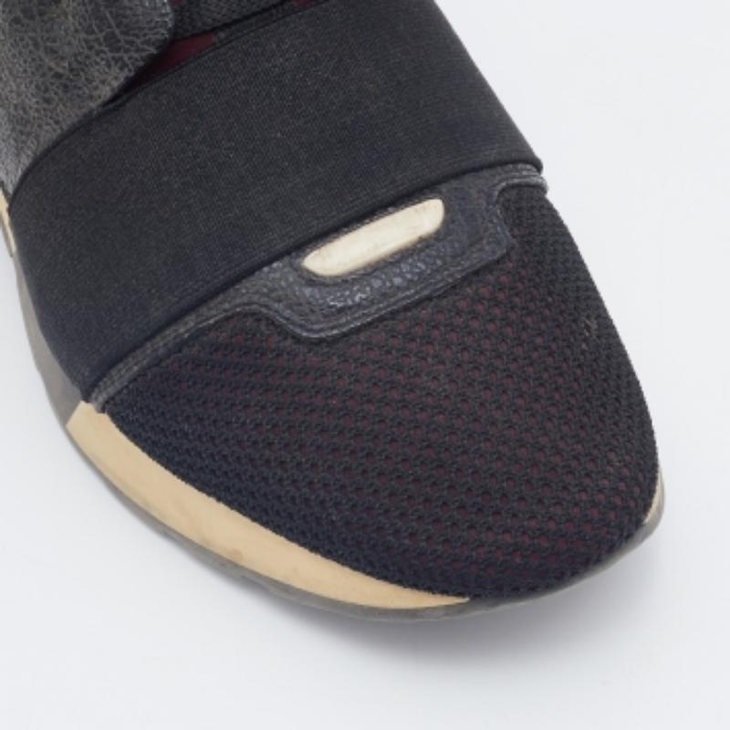 Balenciaga Piel Multicolor Y Malla Race Runner Low Top Sneakers Talla 39 en Bueno estado para la venta en Dubai, Al Qouz 2