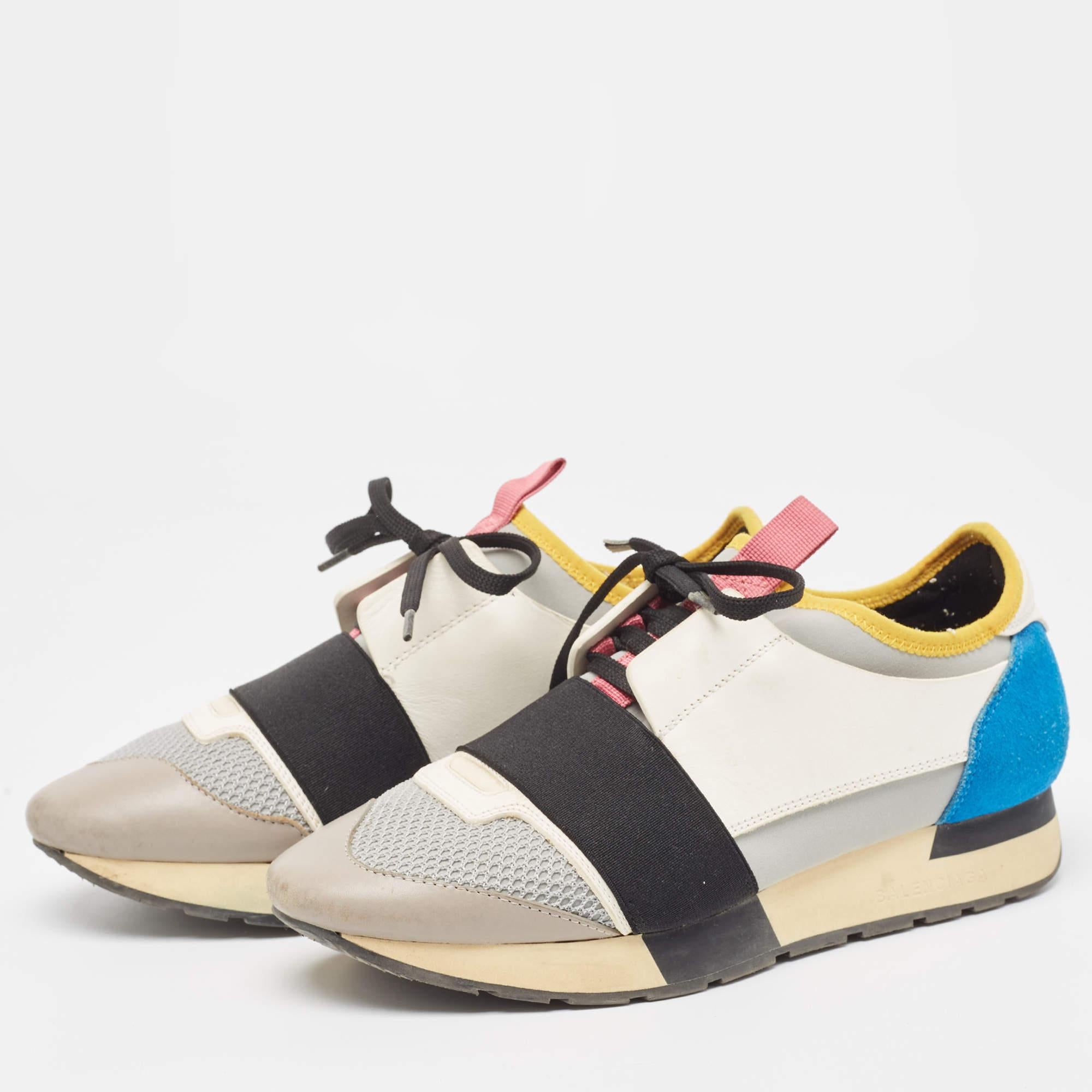 Présentées dans une silhouette classique, ces baskets de créateur sont une combinaison parfaite de luxe, de confort et de style. Ces baskets sont finies avec des détails de signature et des semelles confortables.