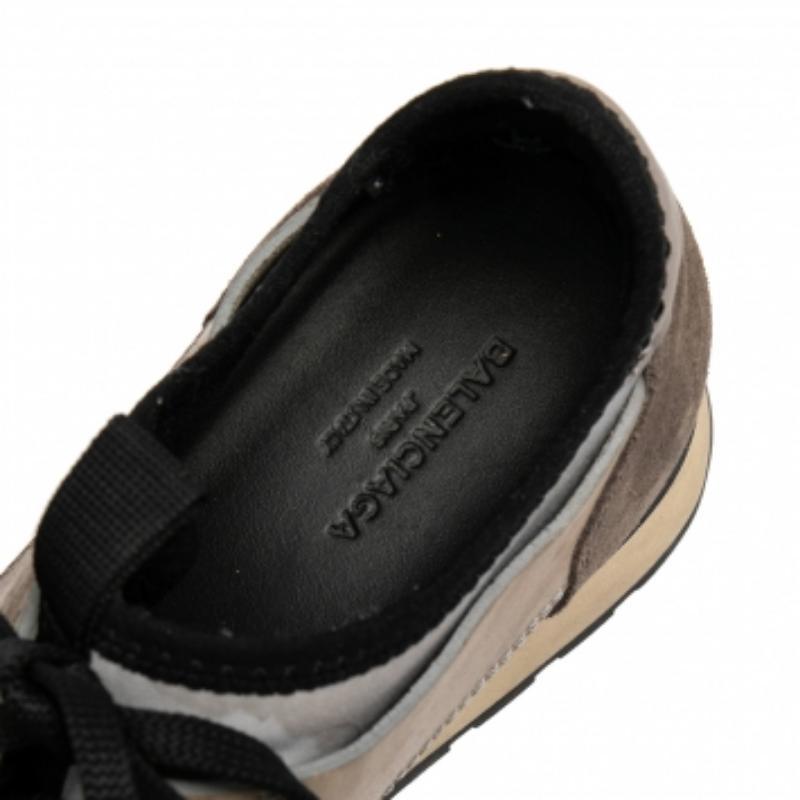 Marron Baskets de course Balenciaga en cuir et daim multicolore taille 36 en vente