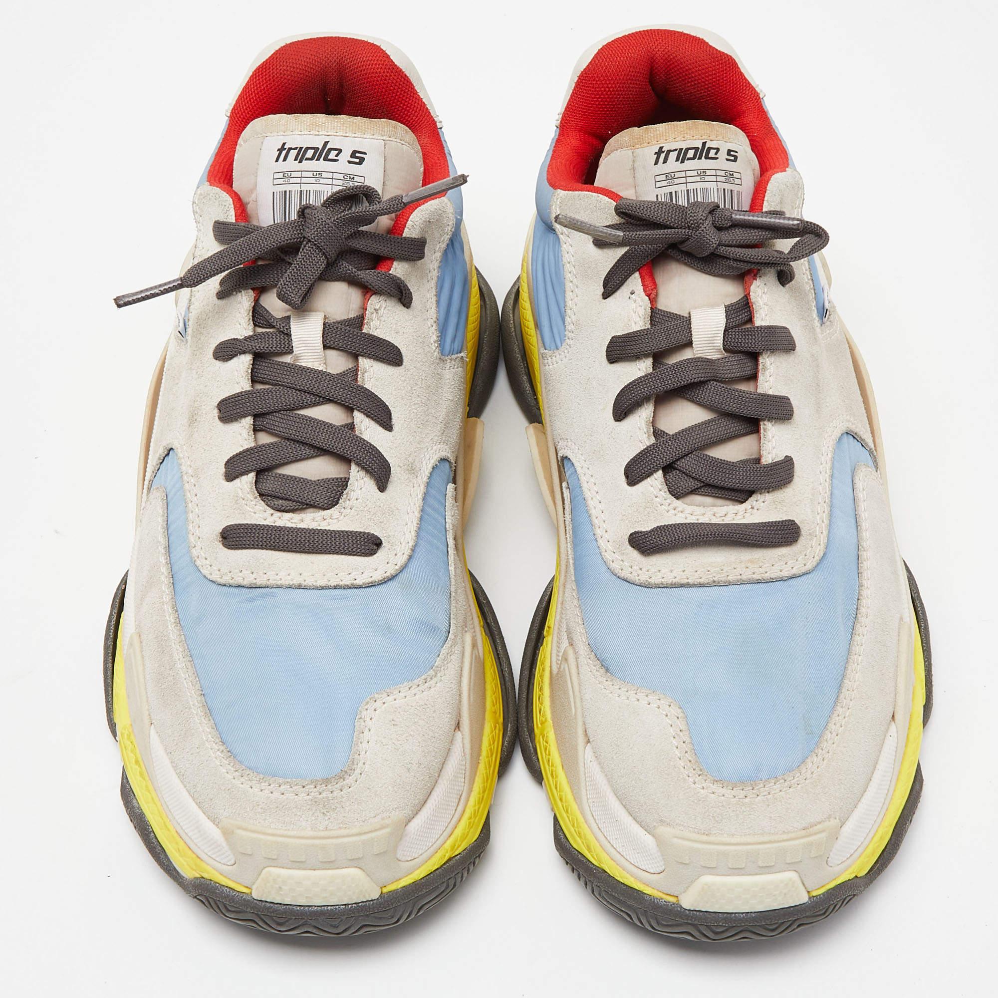 Balenciaga Multicolor Nylon and Suede Triple S Sneakers Size 40 In Excellent Condition For Sale In Dubai, Al Qouz 2