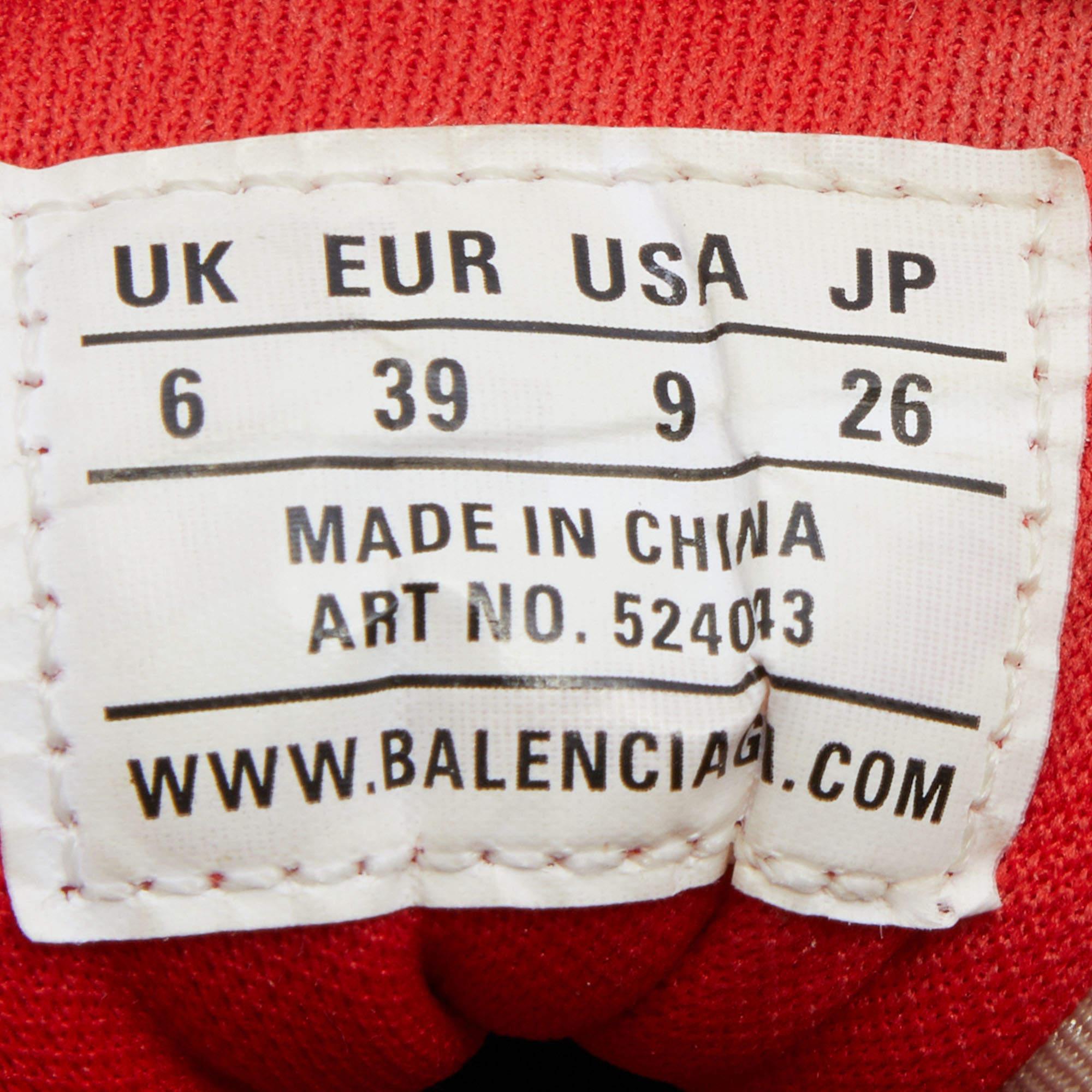 Balenciaga Multicolor Suede and Fabric Triple S Sneakers Size 39 In Good Condition In Dubai, Al Qouz 2