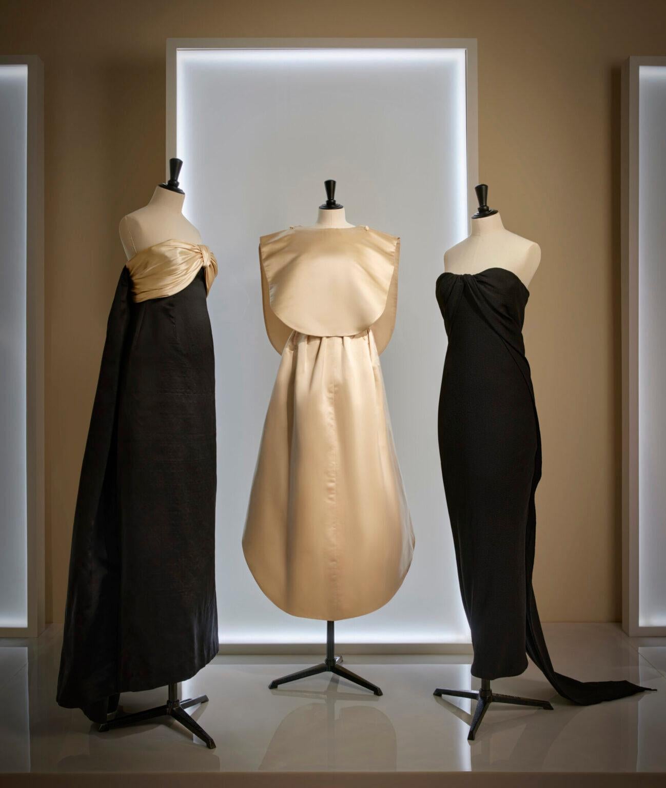 Sobre la Edición Balenciaga:

La 