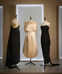 BALENCIAGA Museum Re-Edition 1960er Jahre Champagner Seide trägerlos drapiert Kleid
